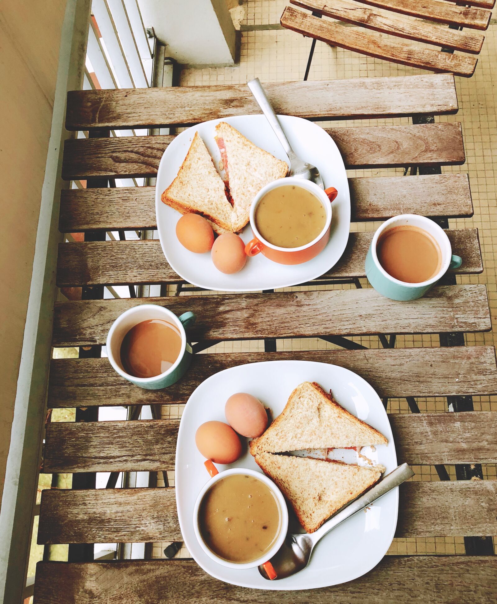 iPhone X back dual camera 4mm f/1.8 sample photo. Bread, breakfast, coffee photography