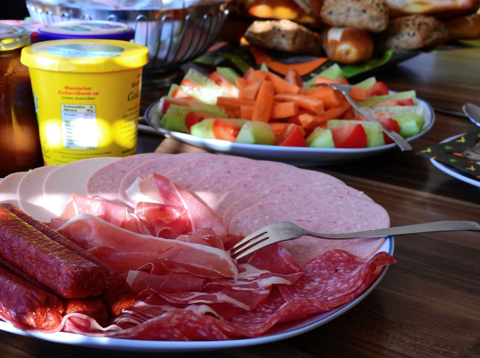 Nikon Coolpix P900 sample photo. Dine, eat, bread photography
