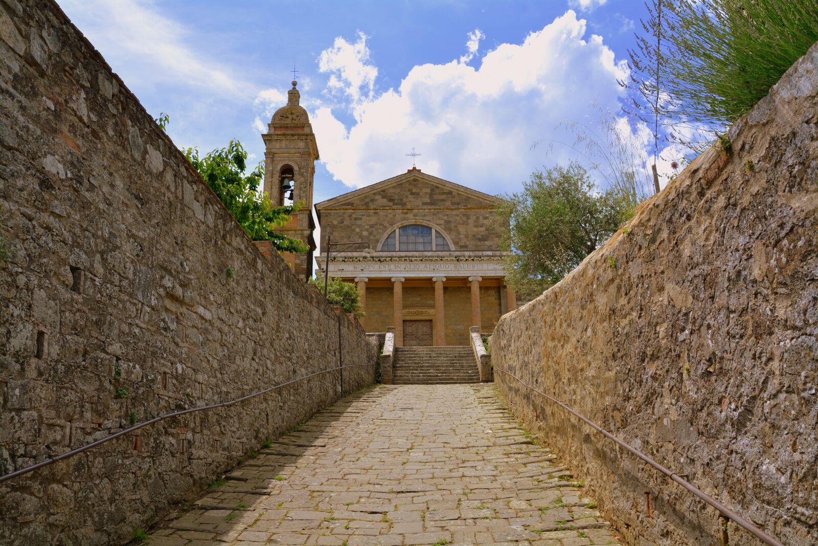 Nikon D7100 sample photo. Viale, church, wall photography