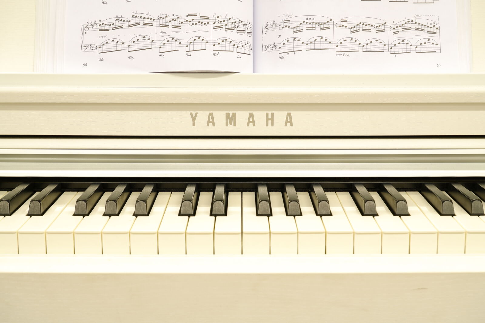 Fujifilm X-T200 sample photo. Yamaha clp-625 clavinova piano photography