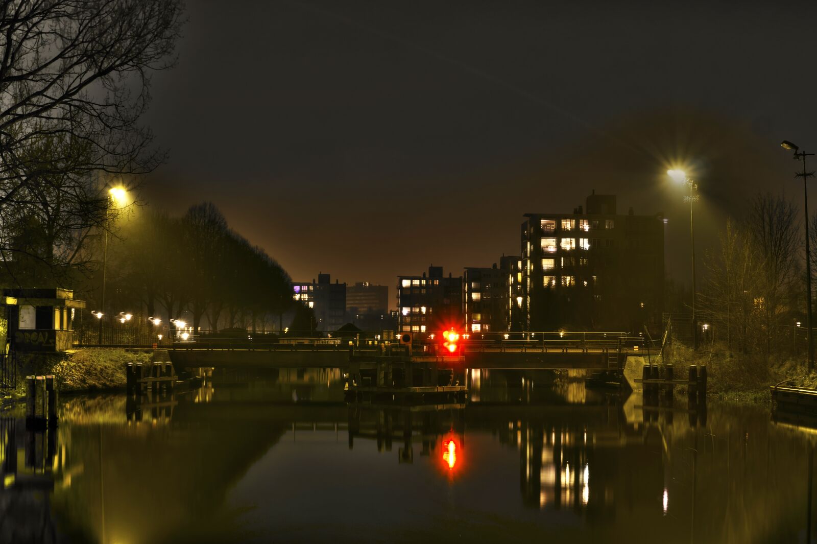 Sony SLT-A58 + Sony DT 35mm F1.8 SAM sample photo. Night, city, canal photography