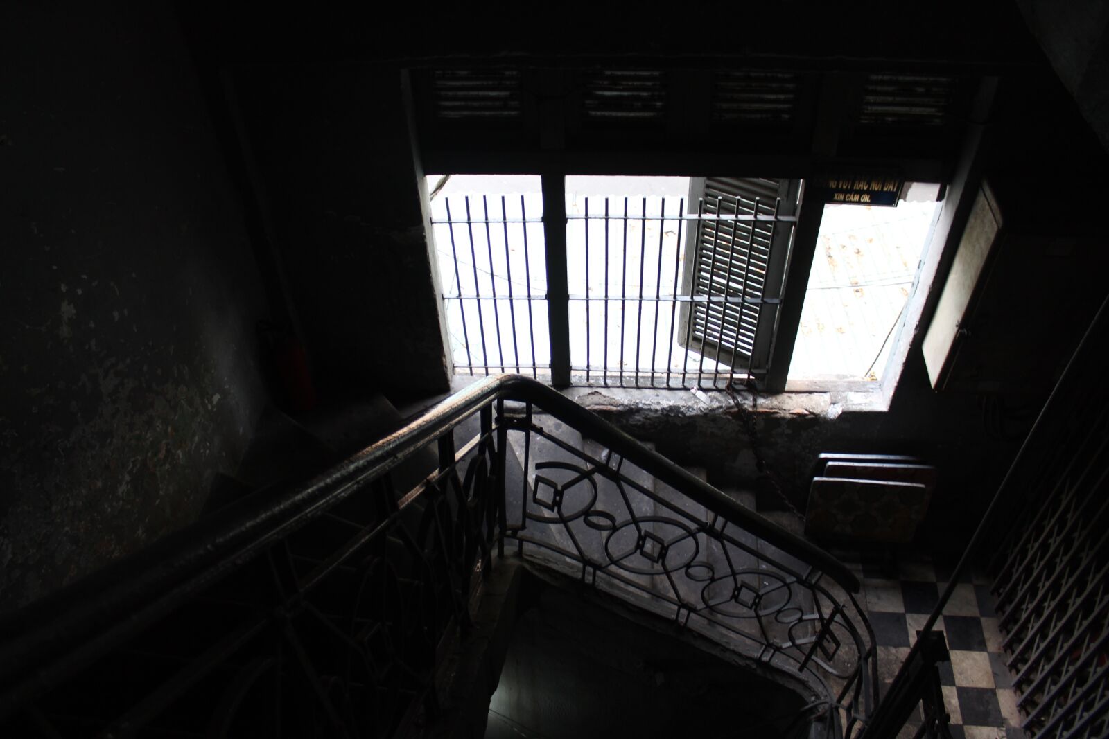 Canon EOS 1300D (EOS Rebel T6 / EOS Kiss X80) sample photo. Vietnam, asia, architecture photography
