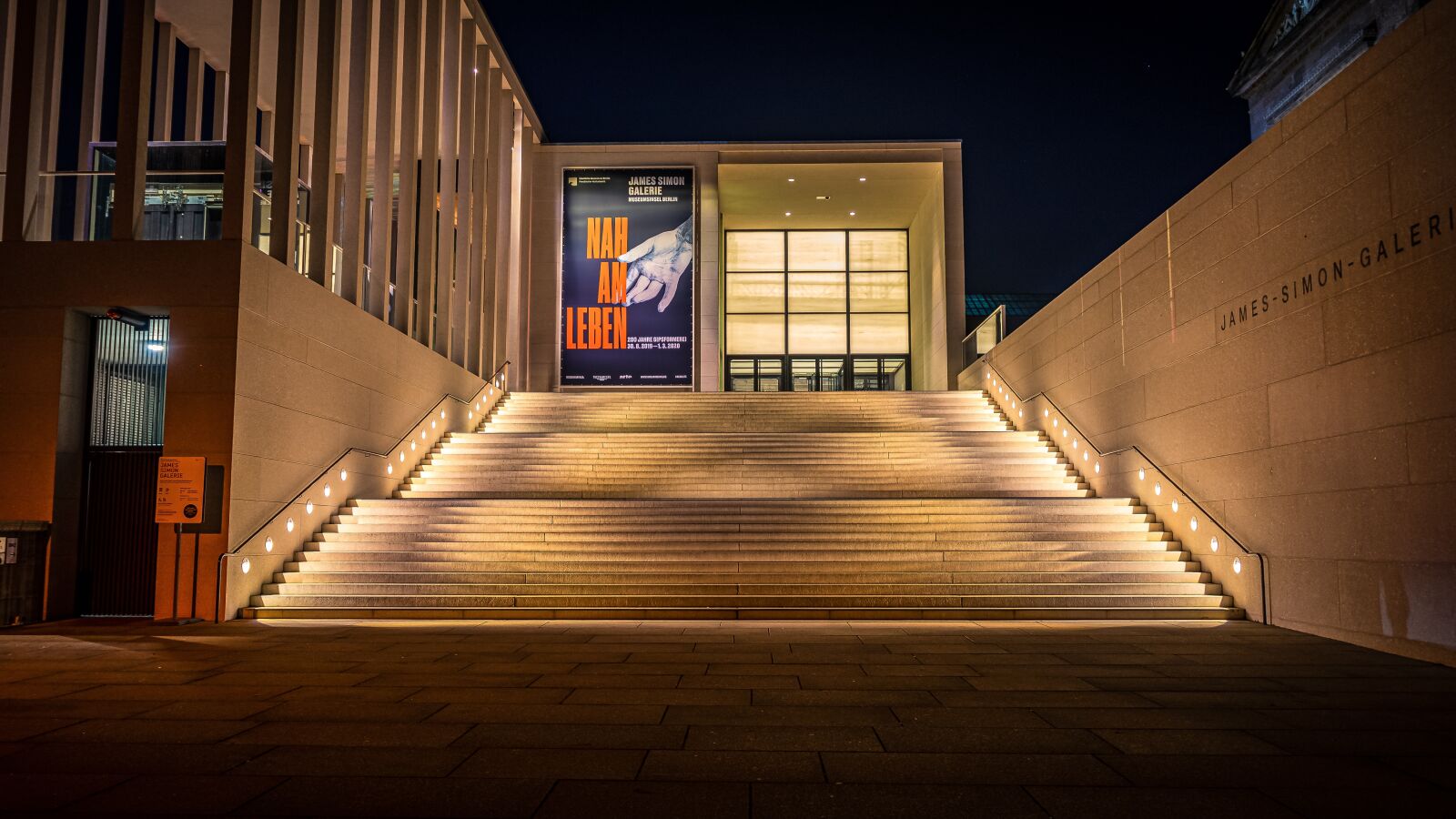 Sony a7 II + Sony FE 28-70mm F3.5-5.6 OSS sample photo. Night photograph, long exposure photography