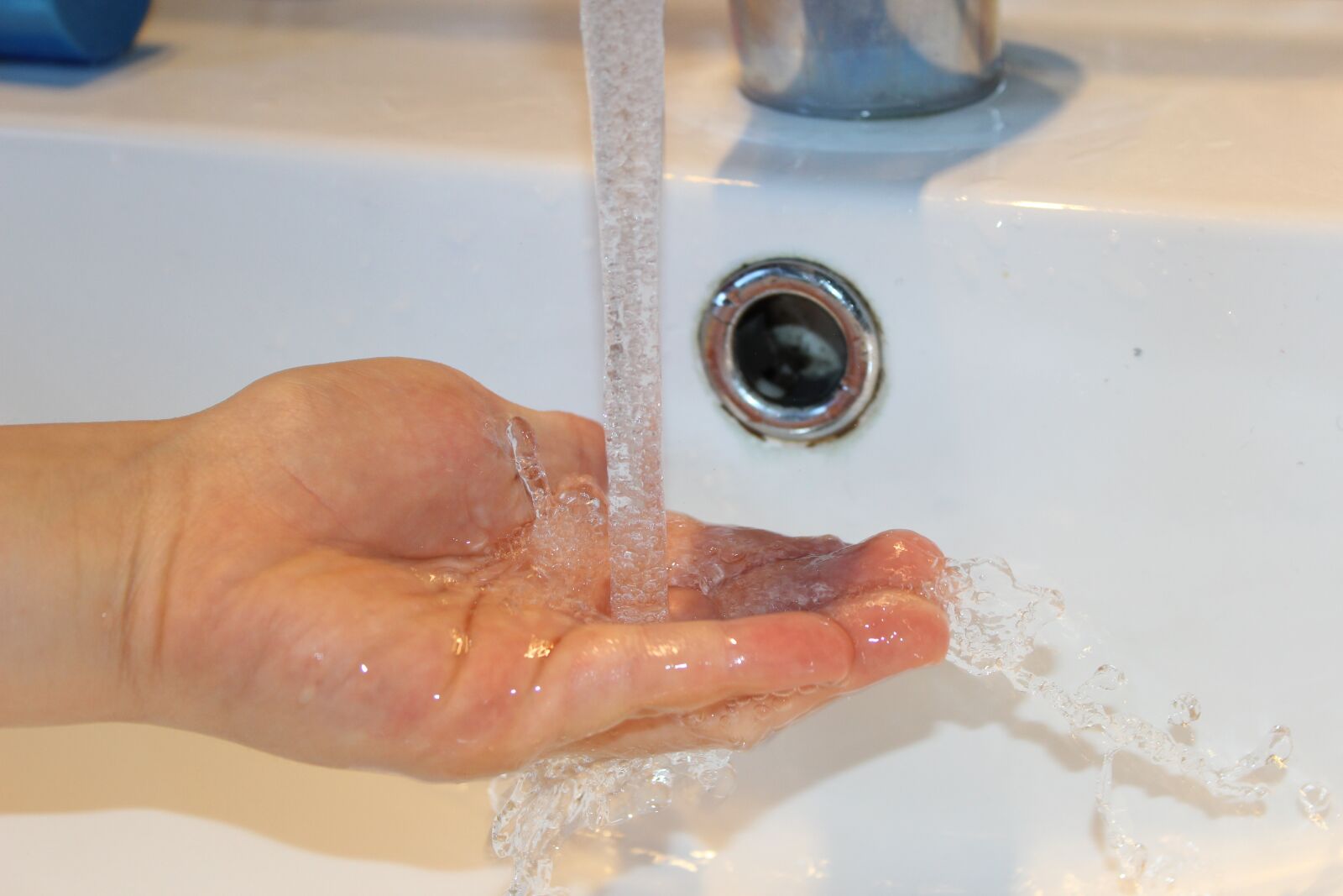 Canon EOS 600D (Rebel EOS T3i / EOS Kiss X5) sample photo. Water, magnificent, blue photography