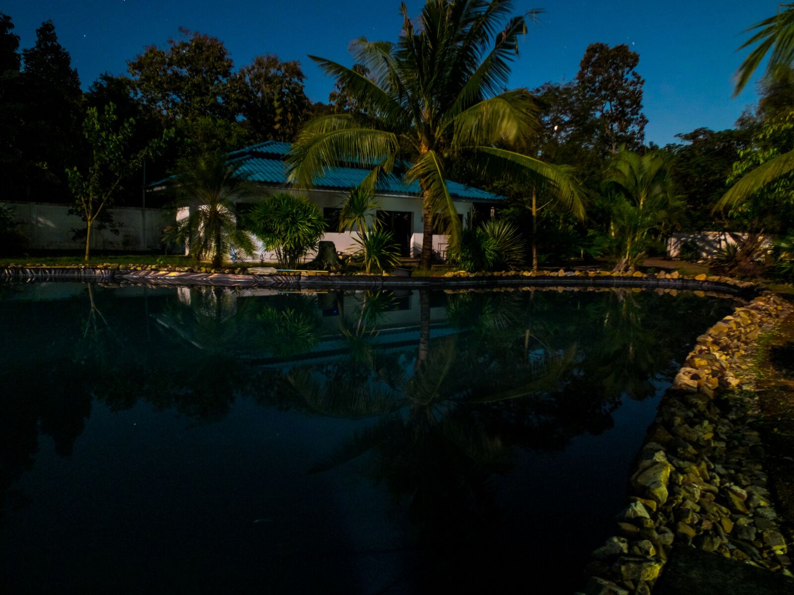 Fujifilm X-S1 sample photo. Full moon night, house photography