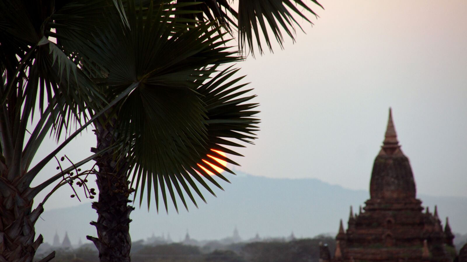 Sony SLT-A55 (SLT-A55V) sample photo. Bagan, myanmar, sun photography