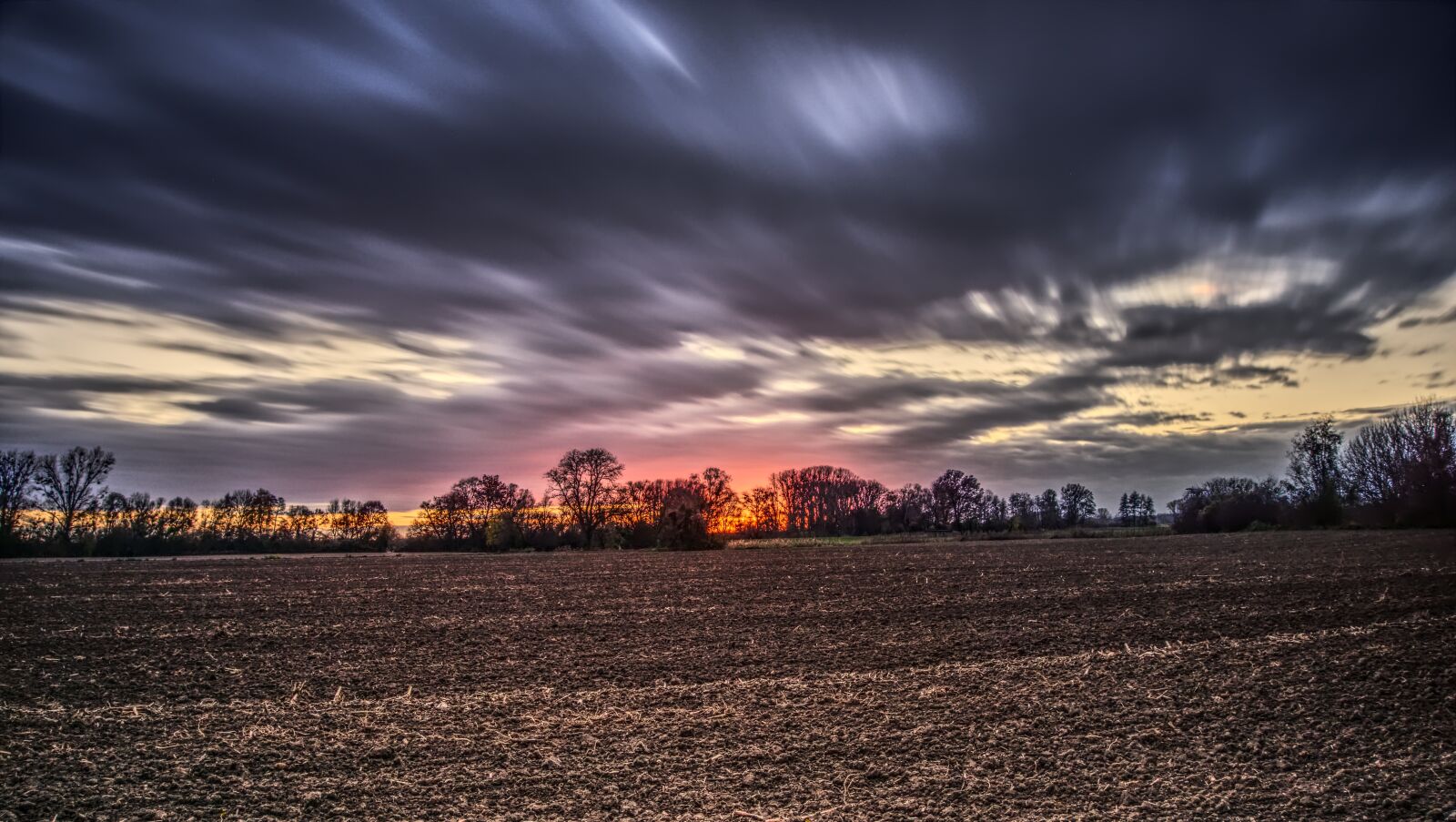 Sony E 16-50mm F3.5-5.6 PZ OSS sample photo. Sunset, afterglow, lighting photography