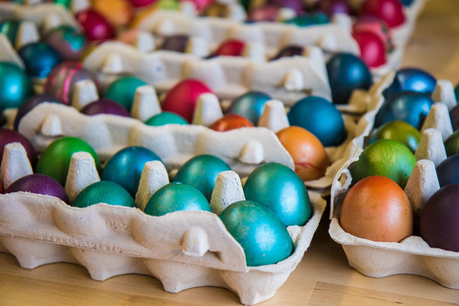 Canon EOS 7D Mark II sample photo. Egg, paint, easter photography