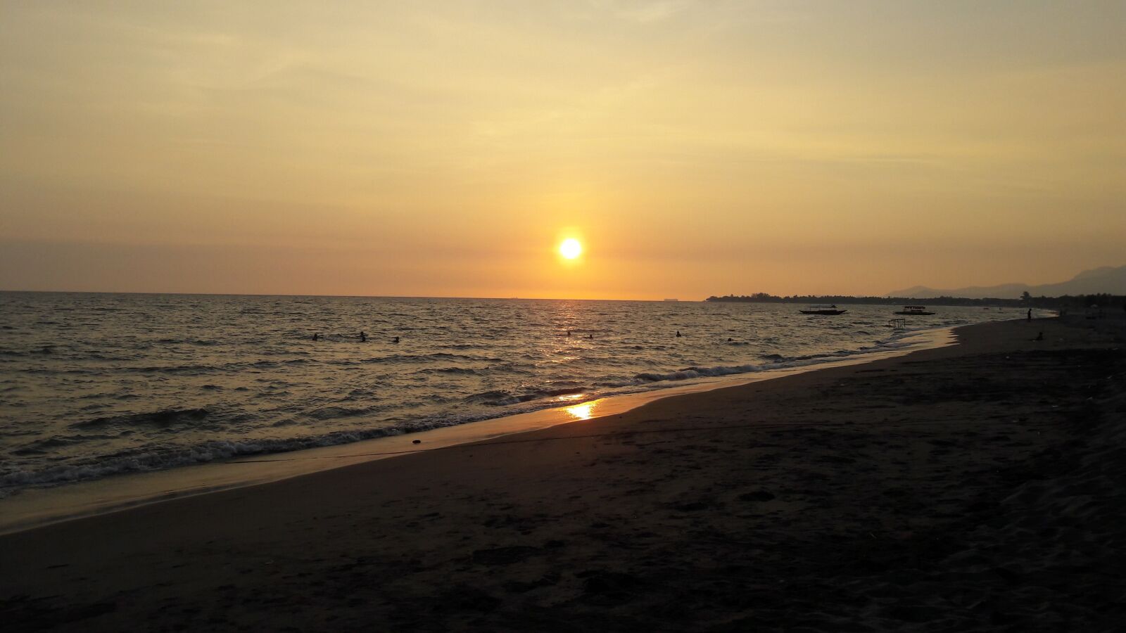 Samsung Galaxy J7 sample photo. Sunset, beach, dusk photography