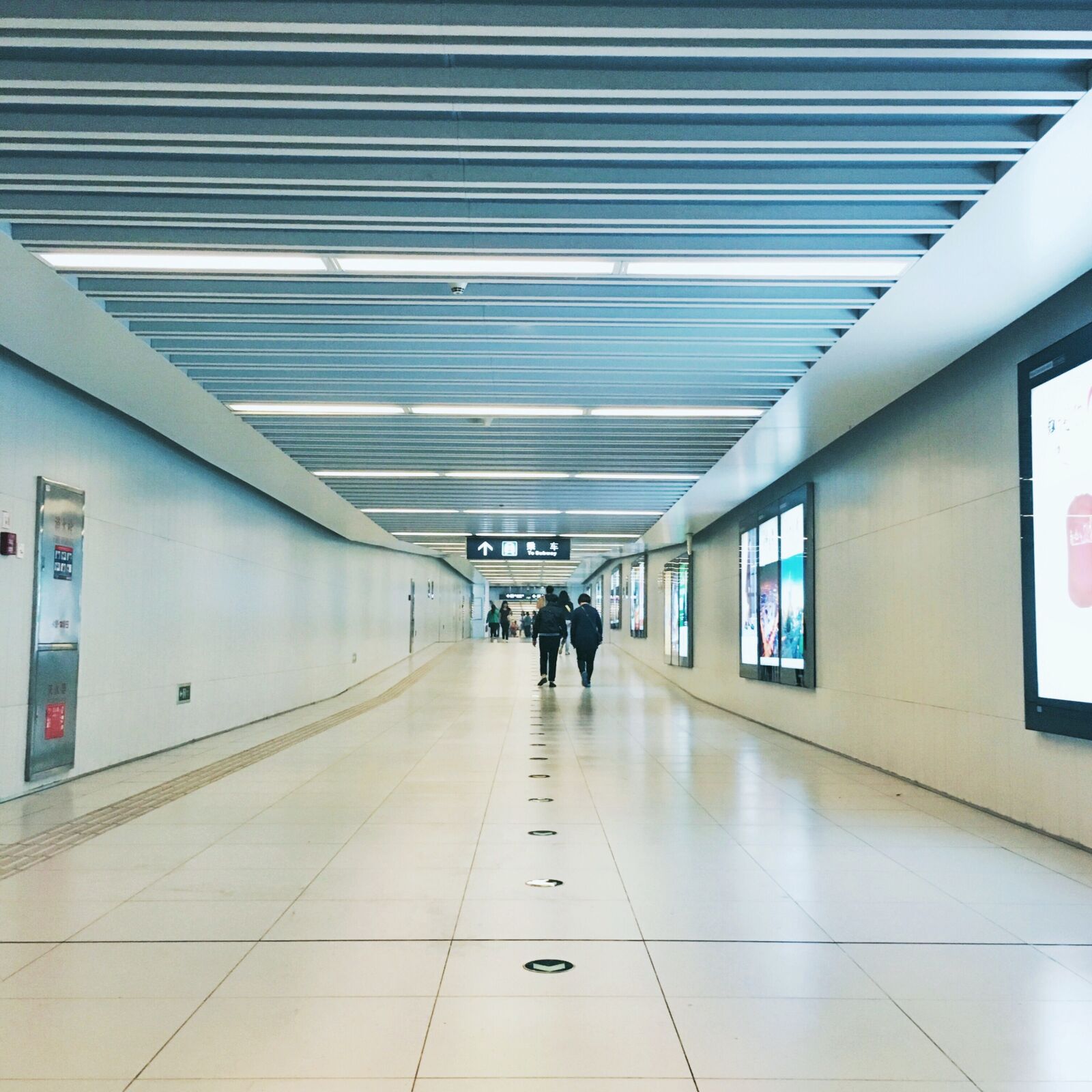 Apple iPhone 6s sample photo. Metro, beijing, night photography