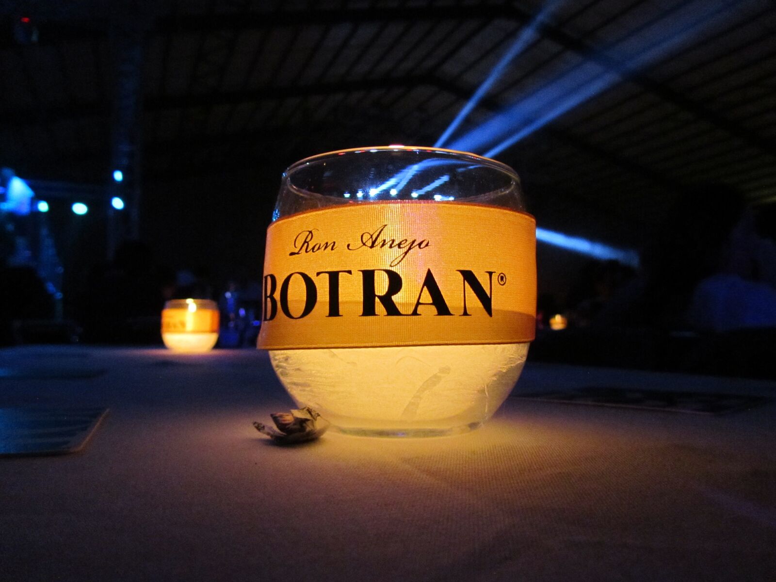 Canon PowerShot SX210 IS sample photo. Botran, party, night photography