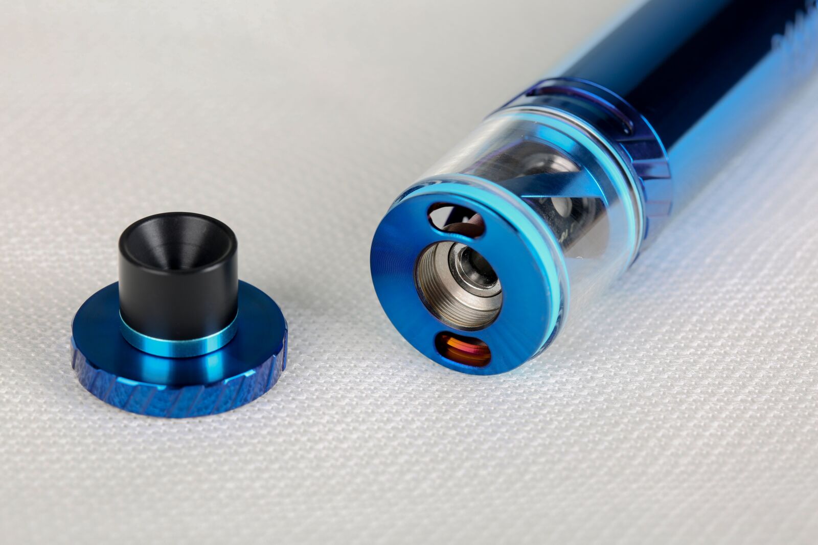 Canon EF 100mm F2.8L Macro IS USM sample photo. Vape, electronic cigarette, uwell photography