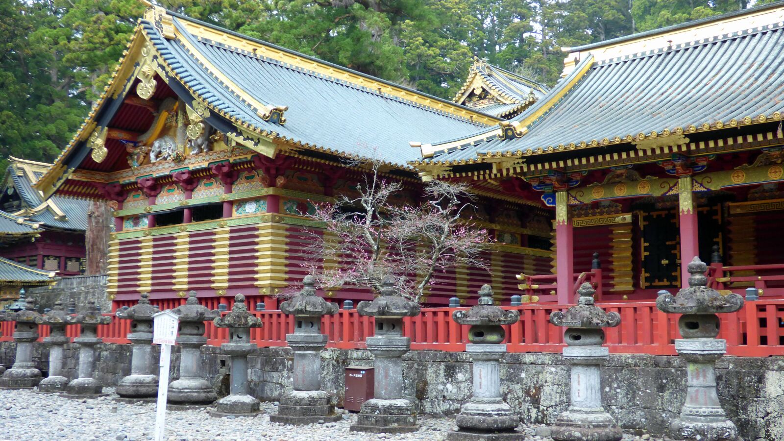 Panasonic Lumix DMC-FZ70 sample photo. Nikko, japan, temple photography