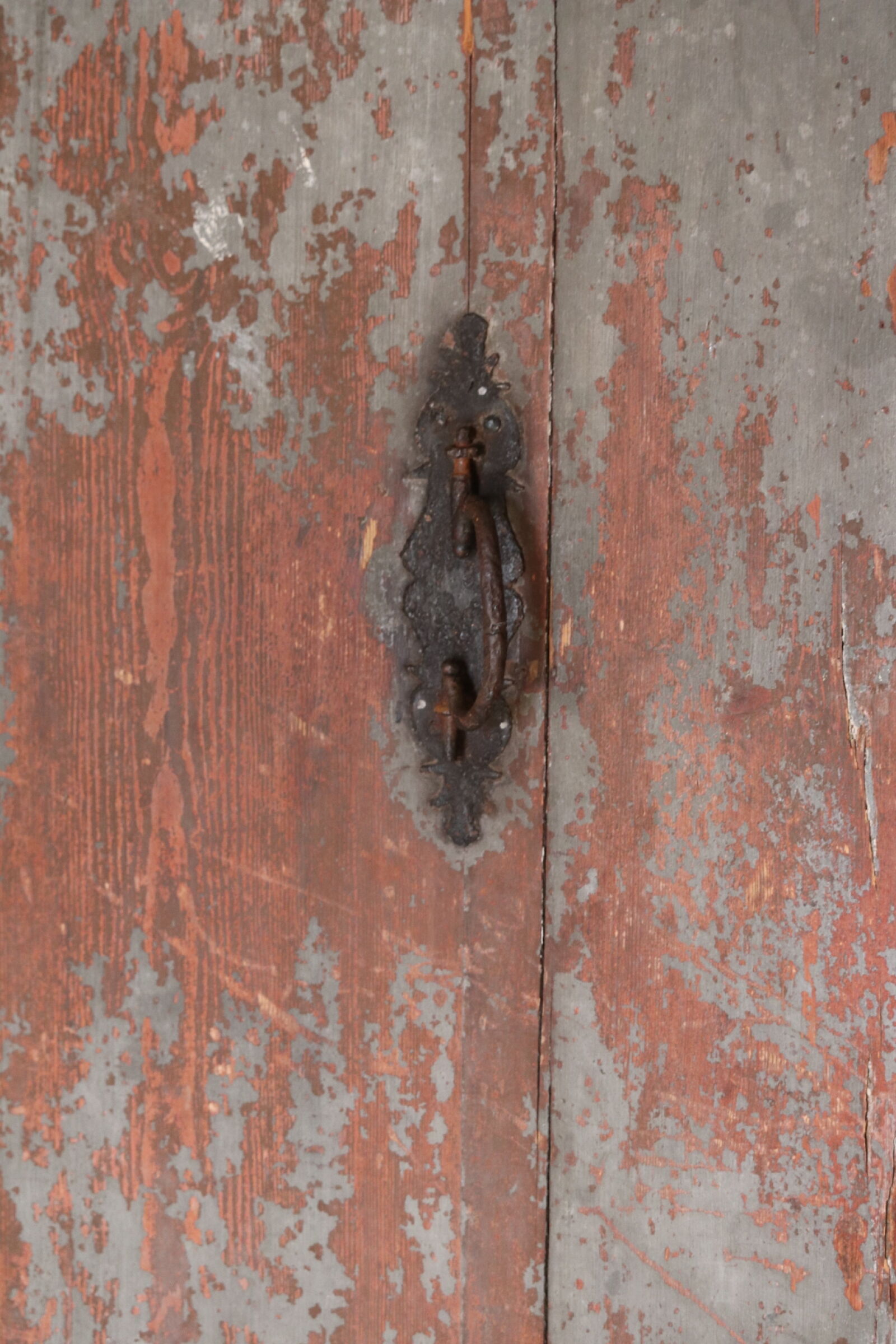 Canon EF-S 55-250mm F4-5.6 IS STM sample photo. Blue, close, up, door photography