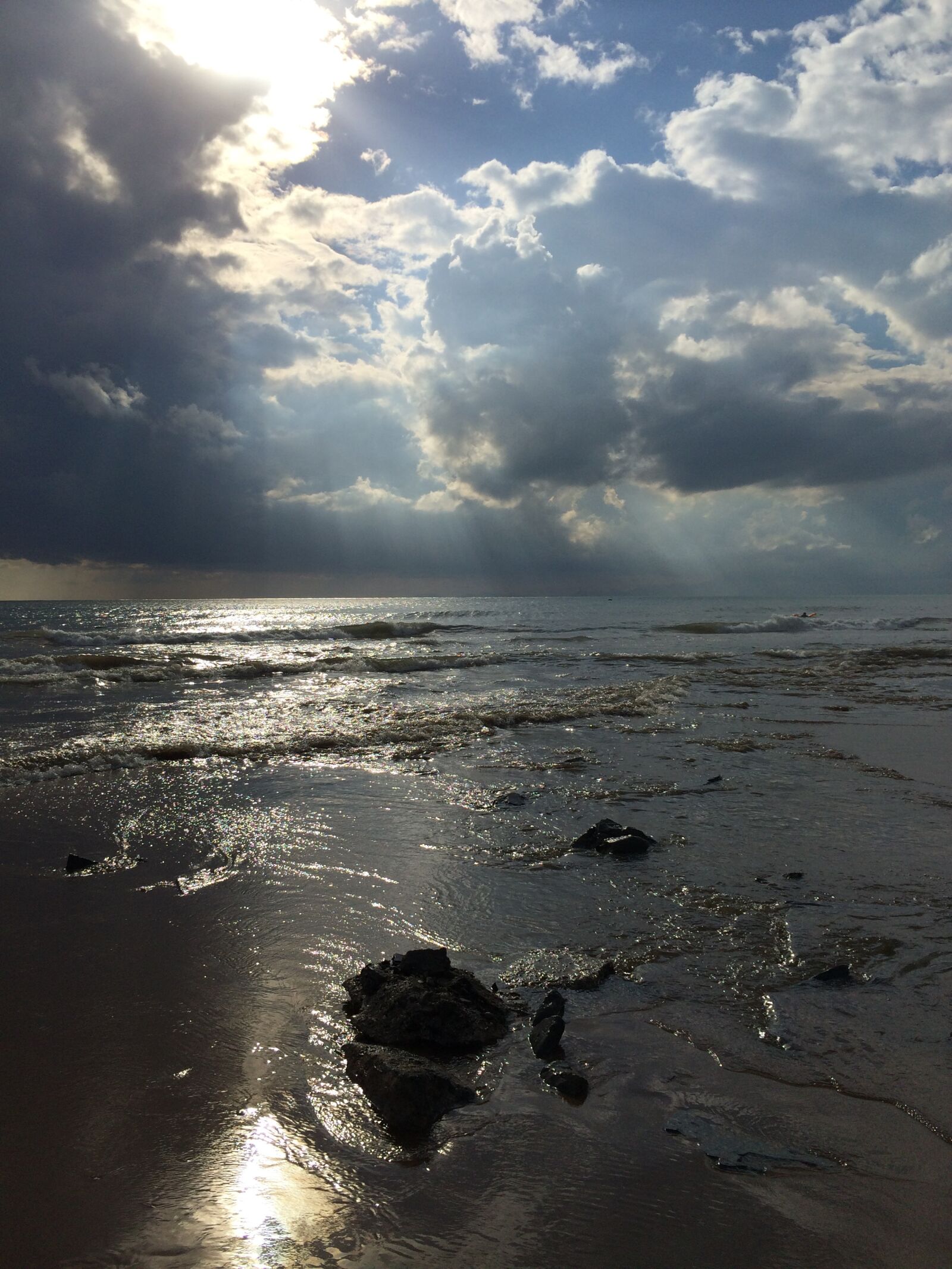 iPhone 5s back camera 4.15mm f/2.2 sample photo. Sea, clouds, beach photography