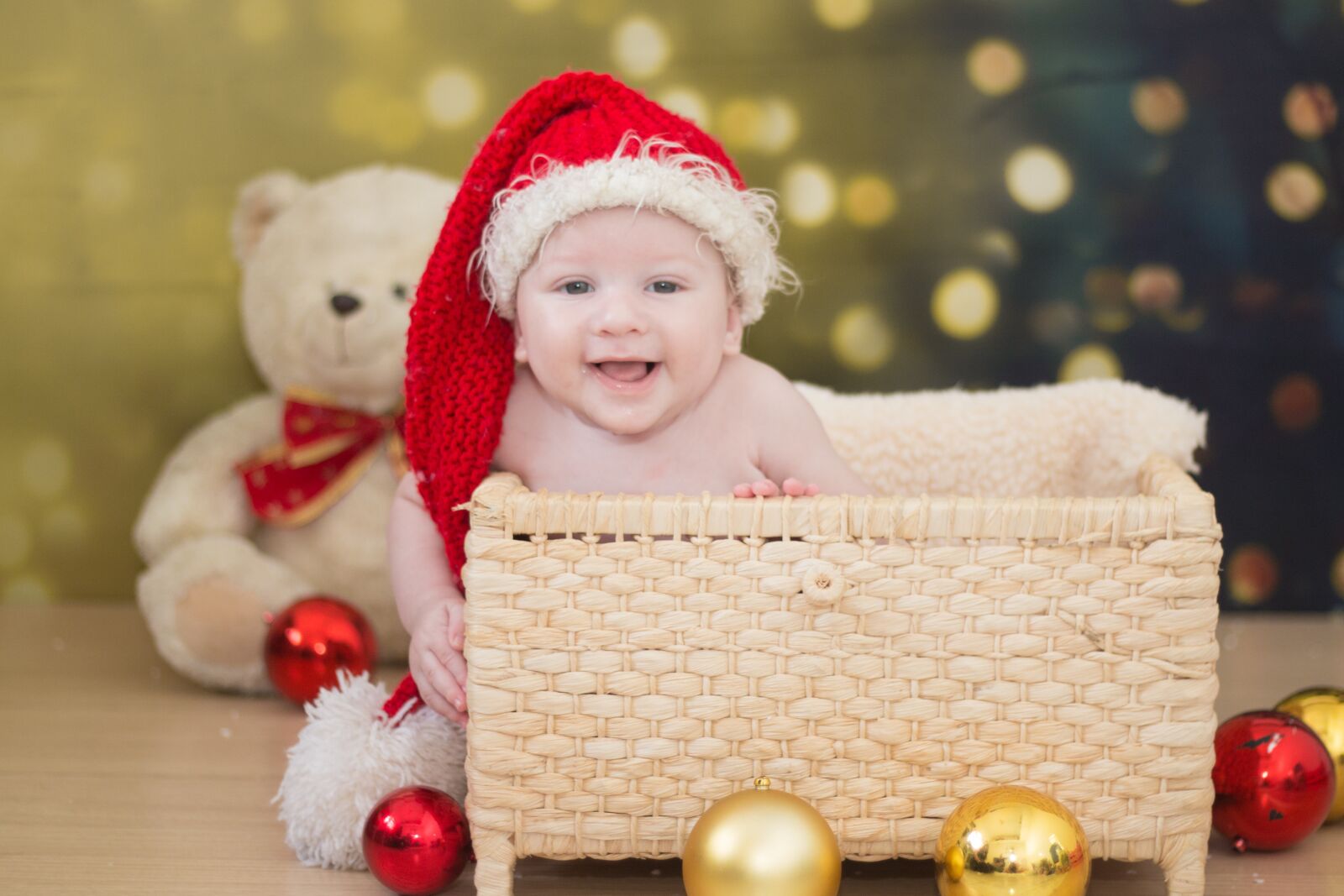 Canon EOS 70D + Canon EF 50mm F1.8 II sample photo. Christmas, winter, child photography