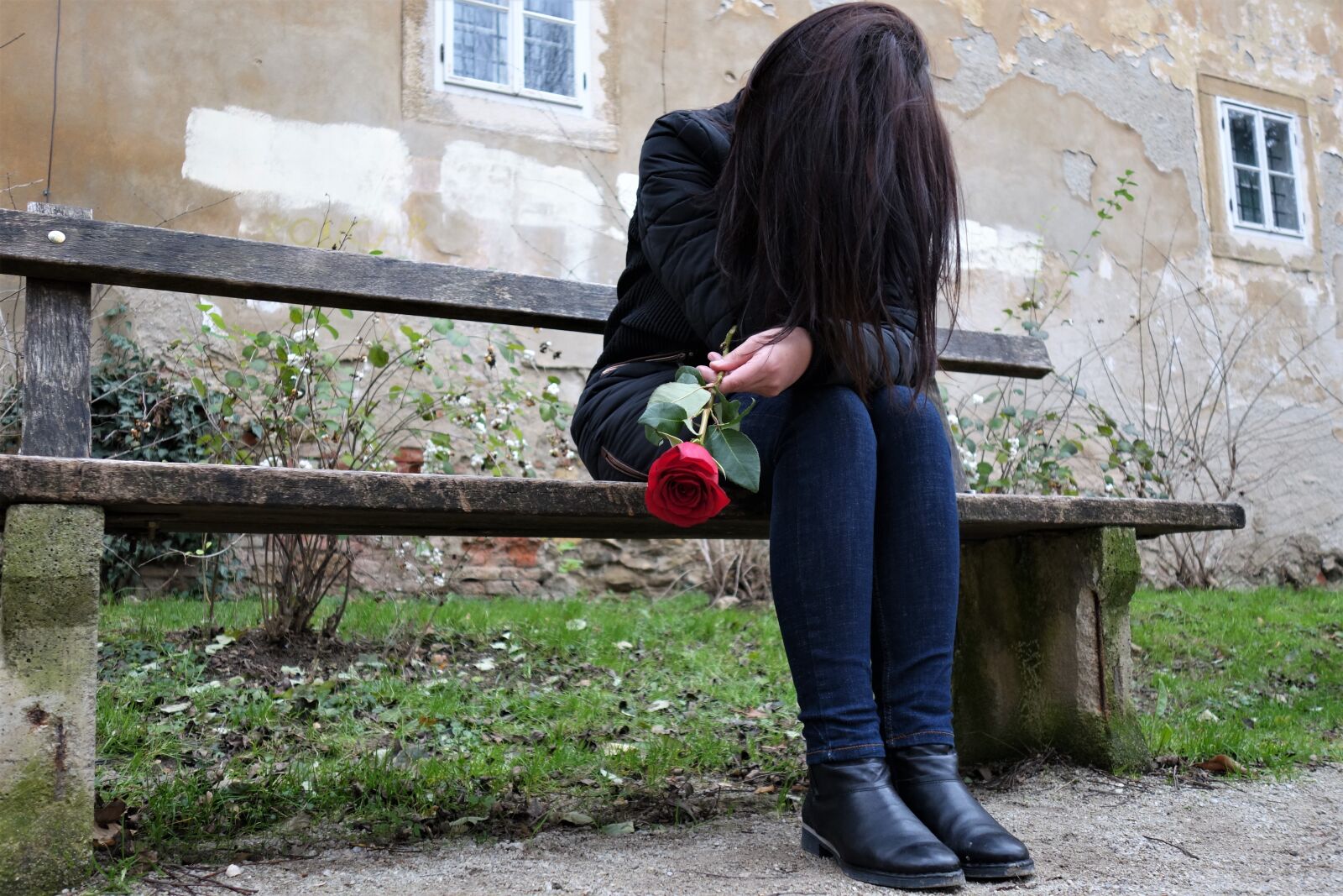 Sony Cyber-shot DSC-RX100 II sample photo. Sad girl, red rose photography