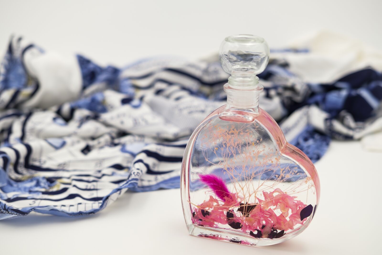Fujifilm X-T2 + Fujifilm XF 35mm F2 R WR sample photo. Beauty, wellness, oil photography