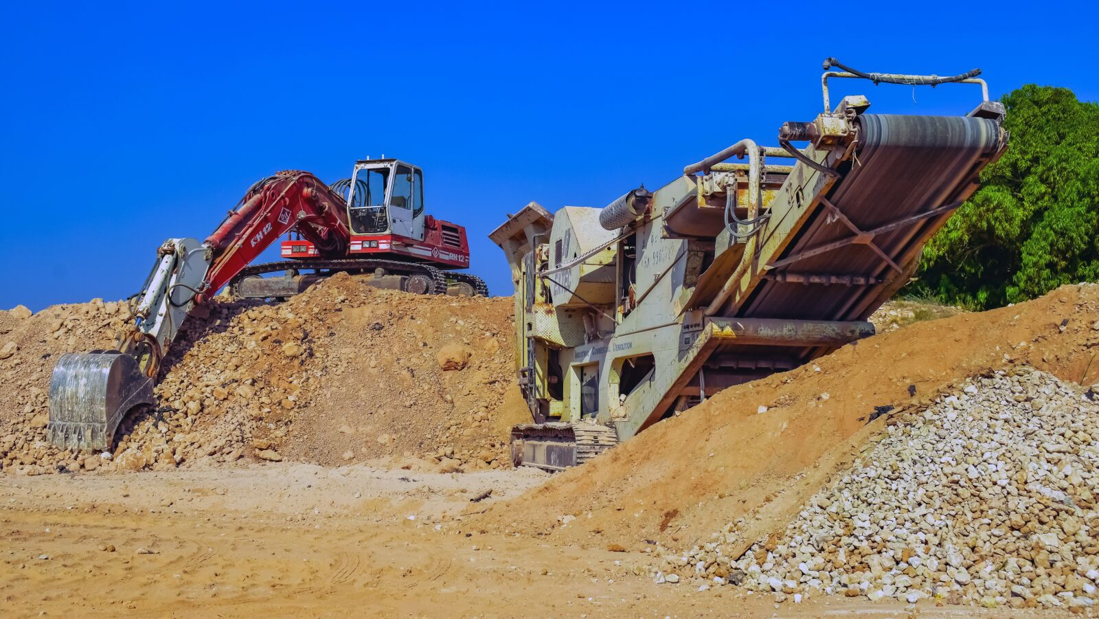 Nikon D3300 sample photo. Excavator, crusher, gravel pit photography