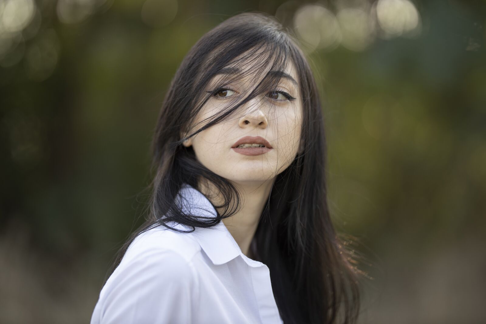 Canon RF 85mm F1.2L USM sample photo. Woman, pose, model photography