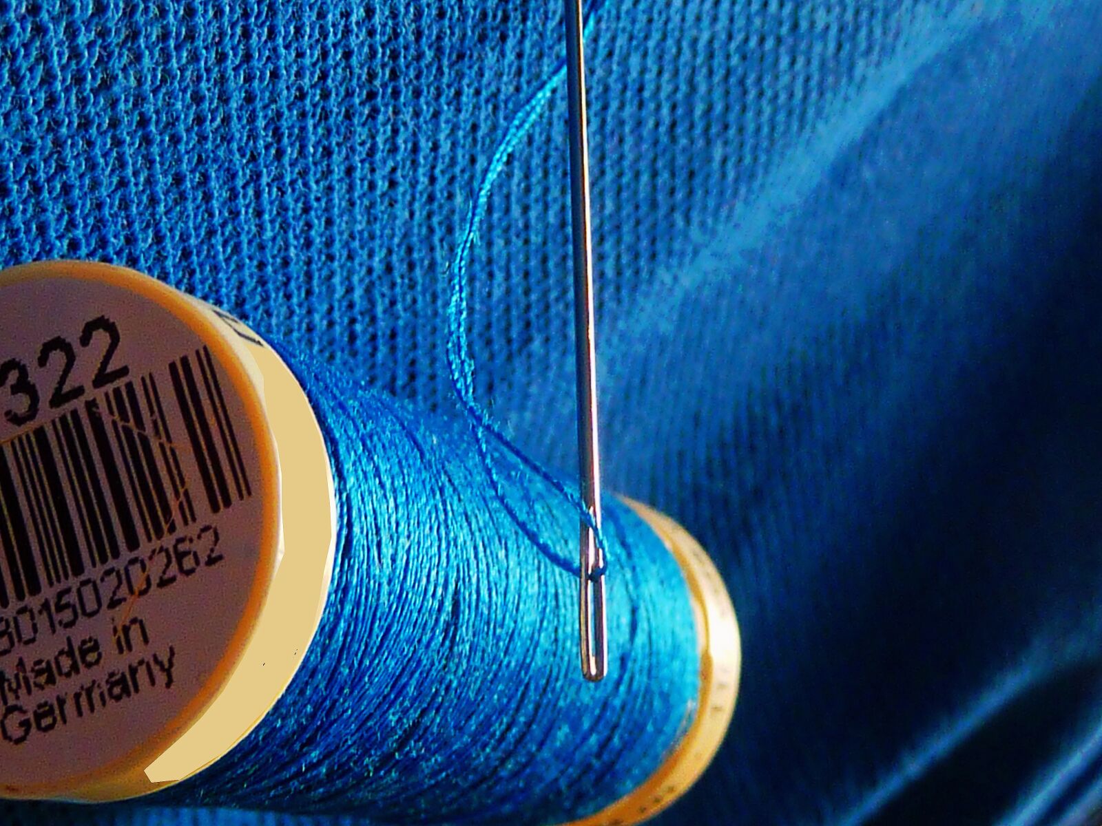 Panasonic DMC-TZ7 sample photo. Yarn, bobbin, thread photography