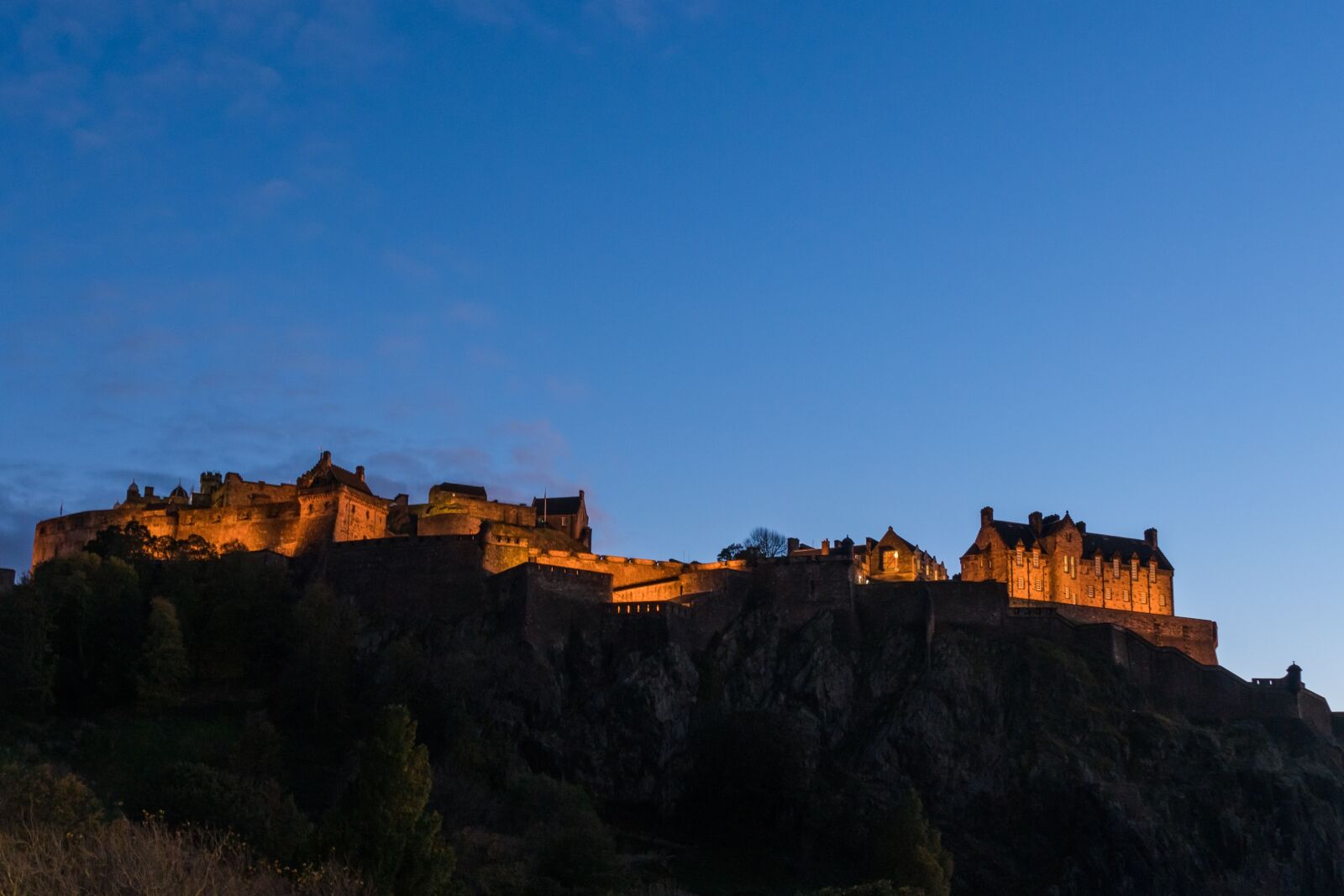 Sony a7R II + Sony FE 24-240mm F3.5-6.3 OSS sample photo. Castle, fortress, night photography