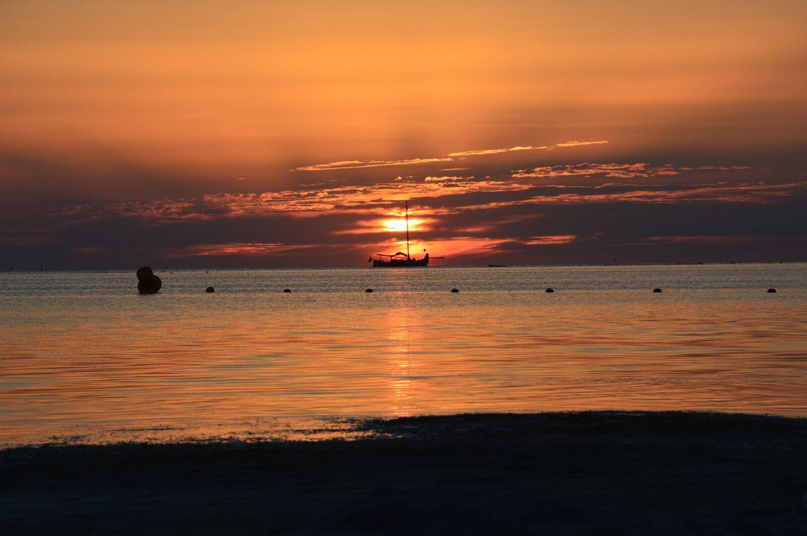 Nikon D3200 sample photo. Sunset, water, dusk photography