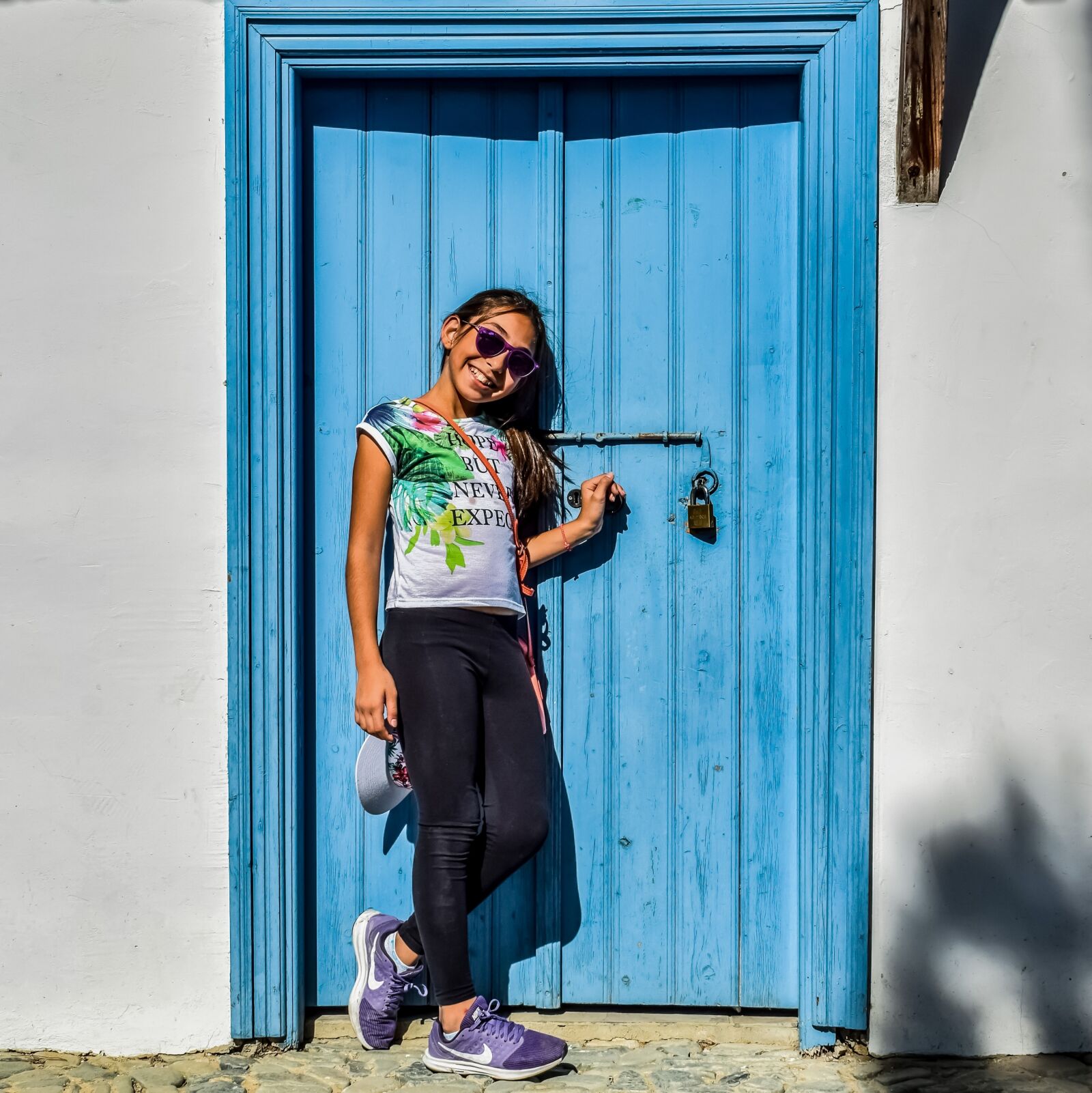 Nikon D3300 sample photo. Girl, door, blue photography