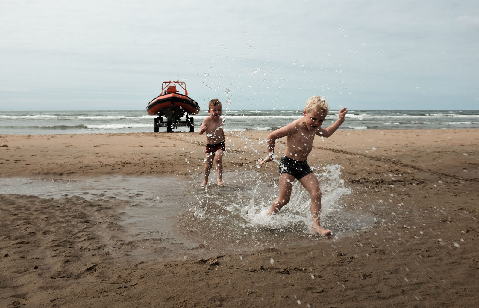 Fujifilm X100T sample photo. Beach photography