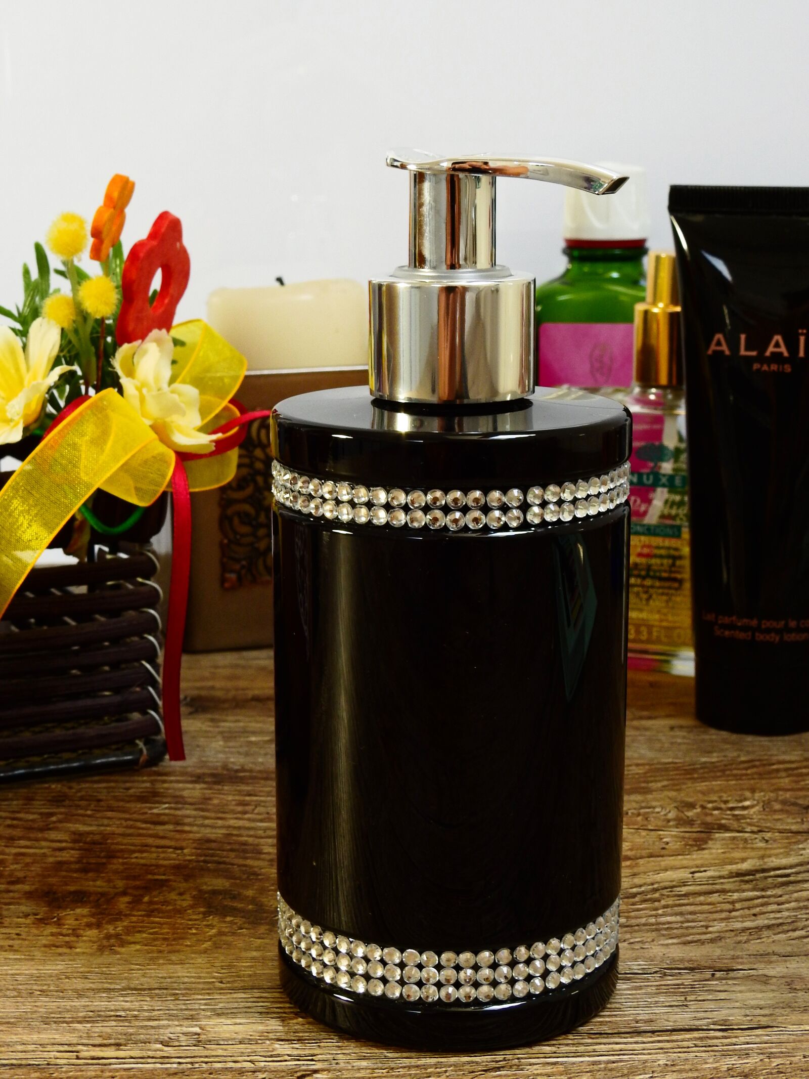 Nikon Coolpix P900 sample photo. Cosmetics, soap, soap dispenser photography