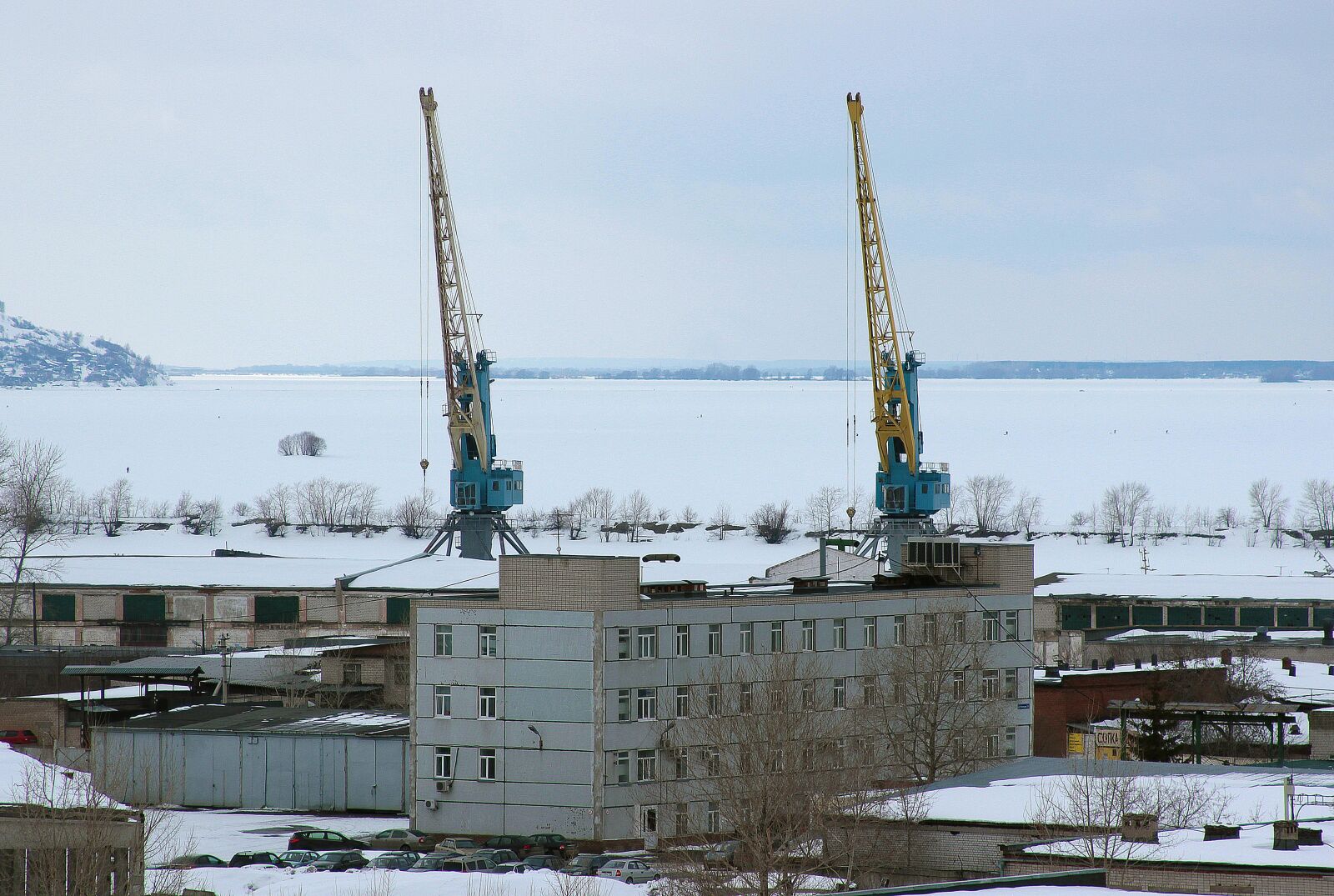 Canon EF 28-135mm F3.5-5.6 IS USM sample photo. Port, river, cranes photography