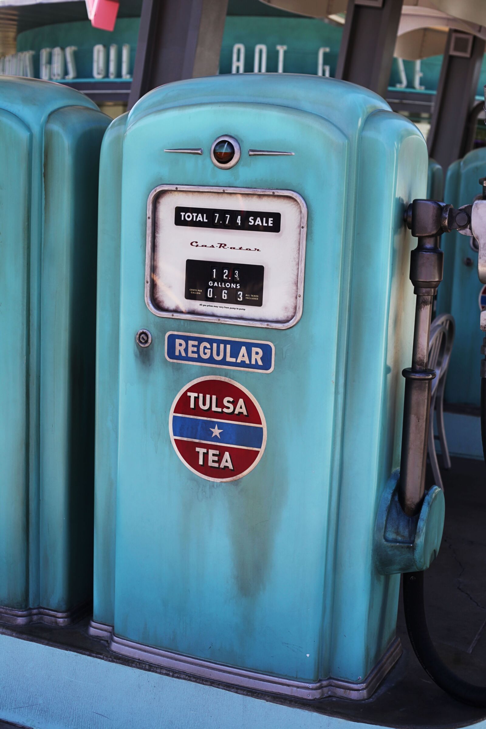 Canon EOS 5D Mark II sample photo. Vintage, gas pump, fuel photography