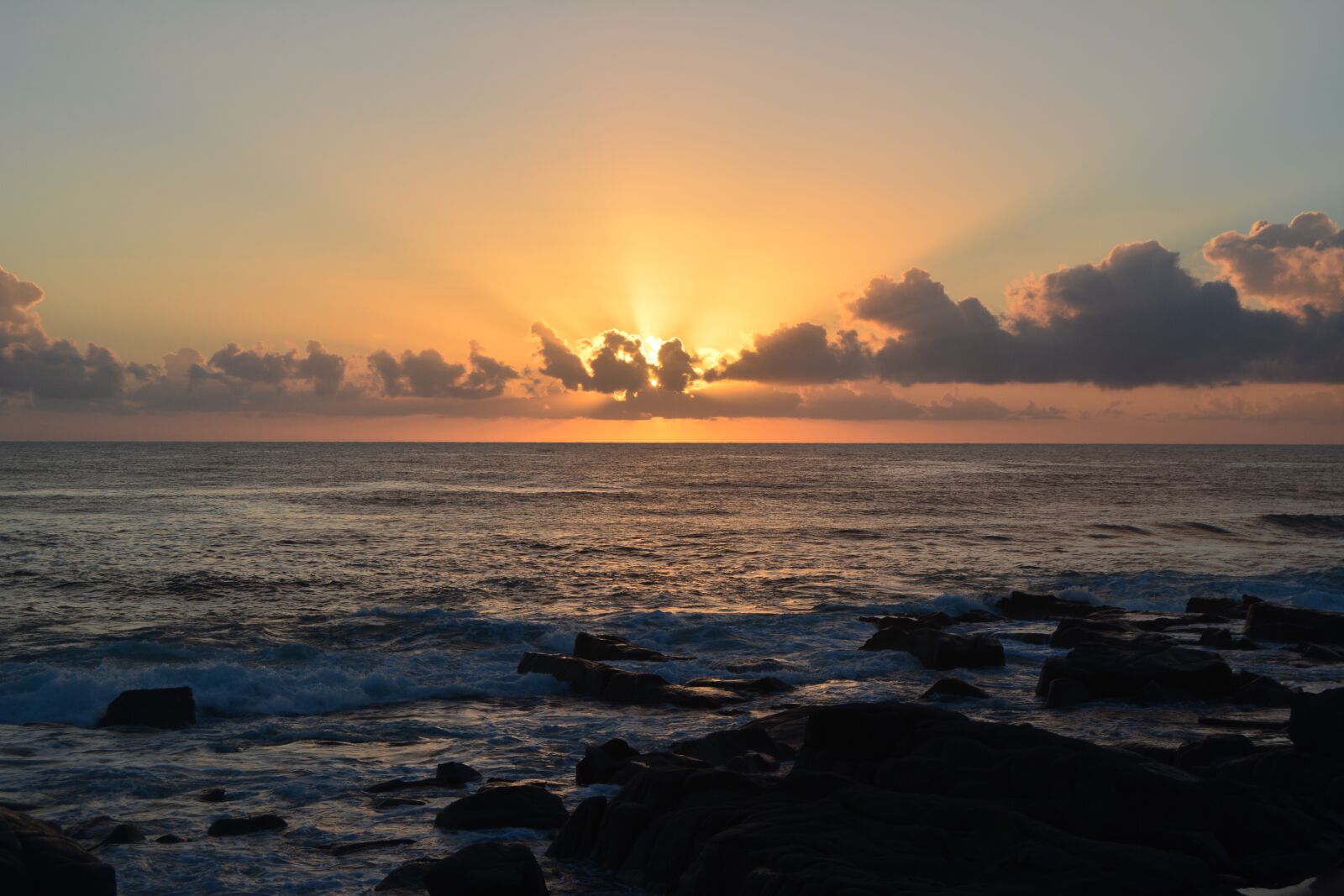 Nikon D5200 sample photo. Dawn, sea, rocks photography
