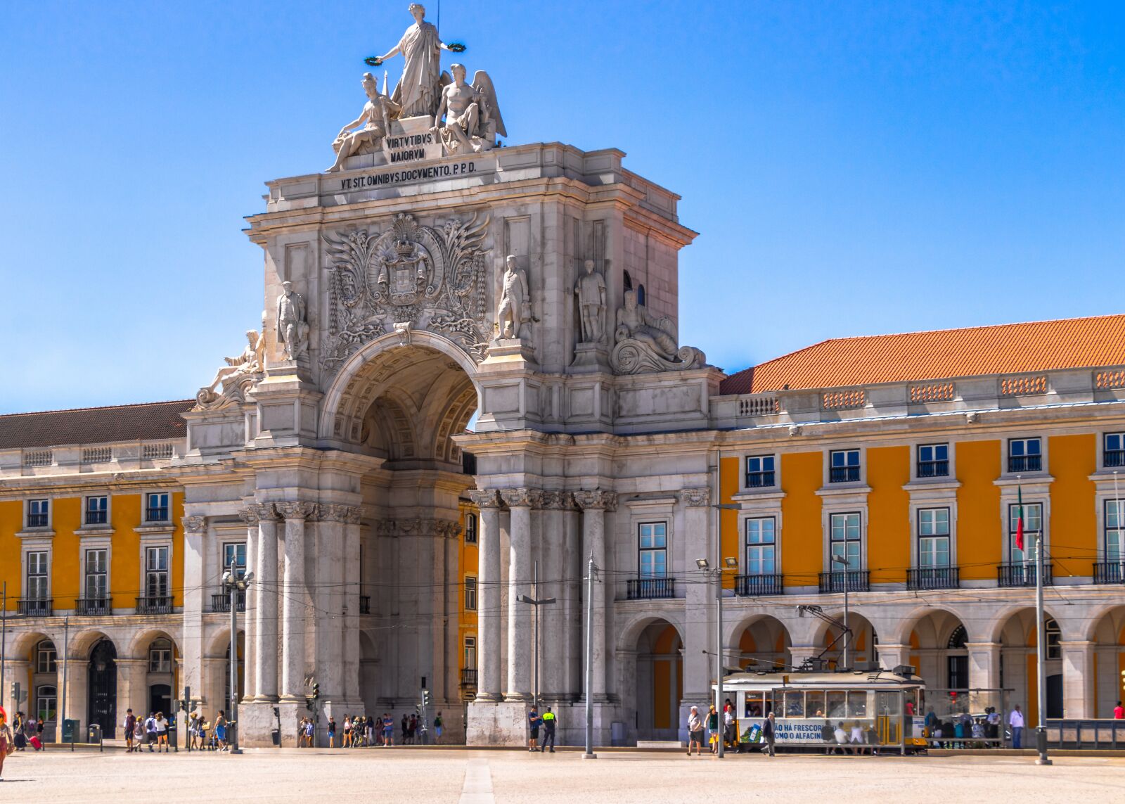 Canon EF-S 18-135mm F3.5-5.6 IS USM sample photo. Portugal, lisbon, lisboa photography