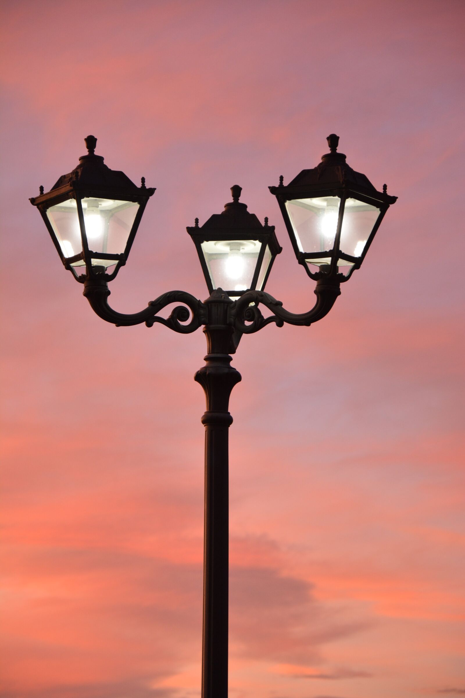 Nikon D5200 sample photo. Lantern, sunset, light photography