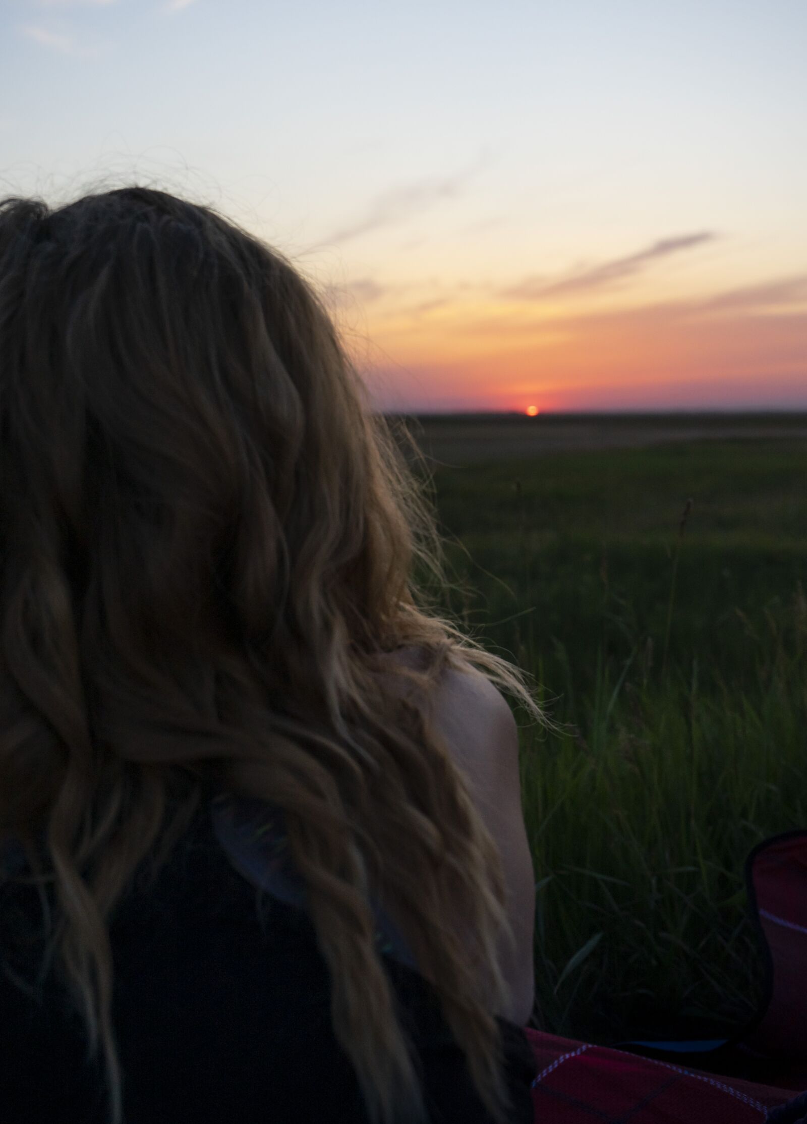 Sony a7 II + Sony FE 28-70mm F3.5-5.6 OSS sample photo. Sunset, girl, nice photography