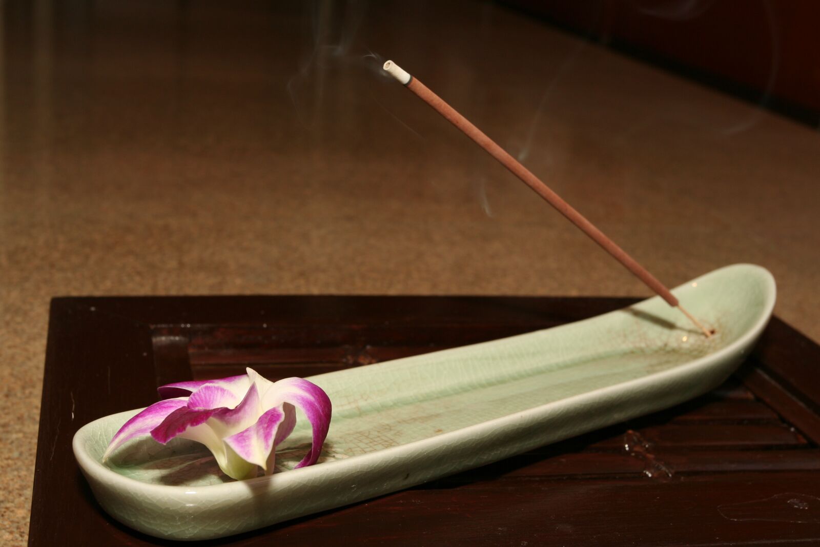 Canon EOS 350D (EOS Digital Rebel XT / EOS Kiss Digital N) sample photo. Spa, wellness, incense photography