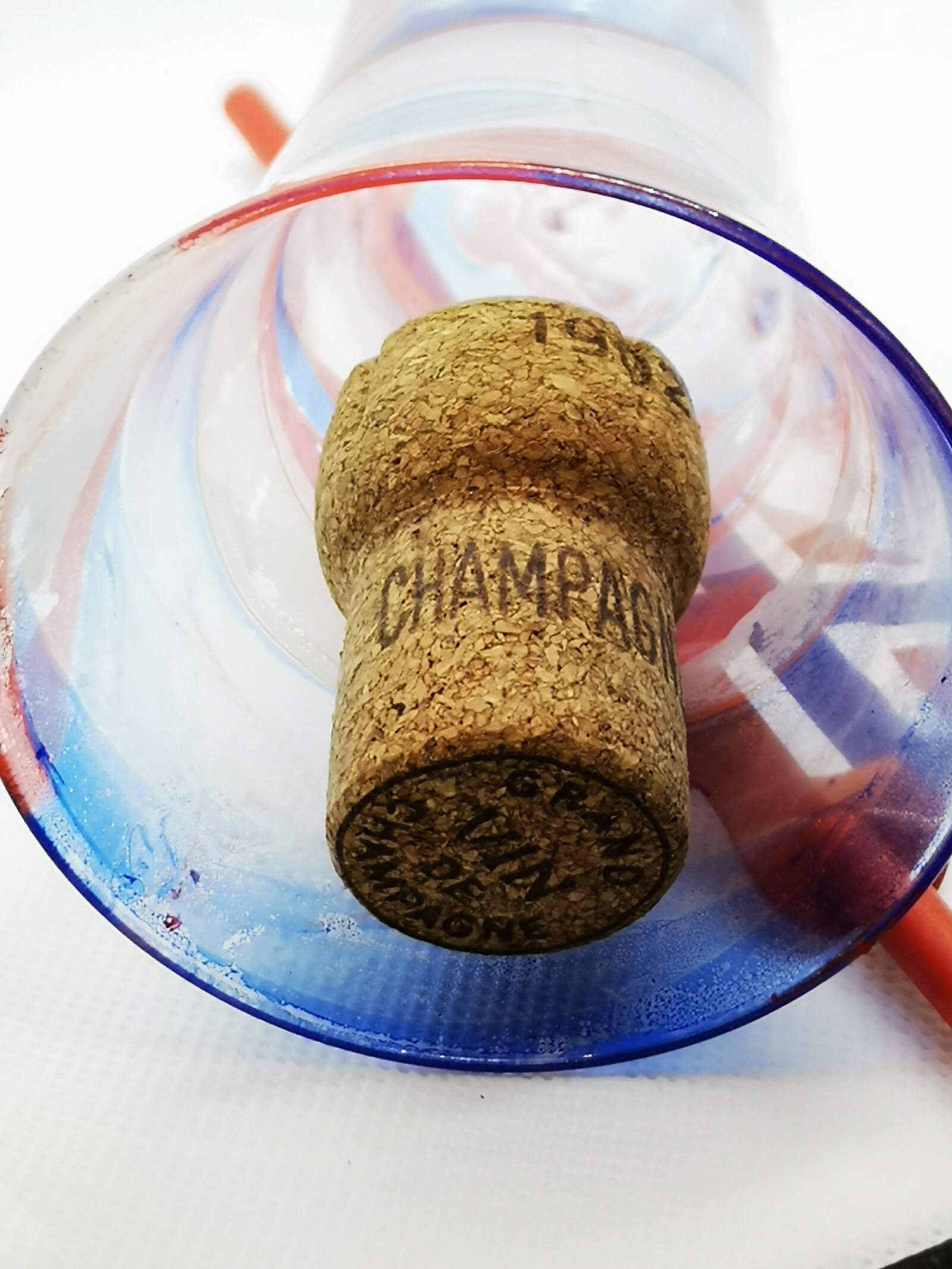HUAWEI CLT-L29 sample photo. Champagne, glas, red photography