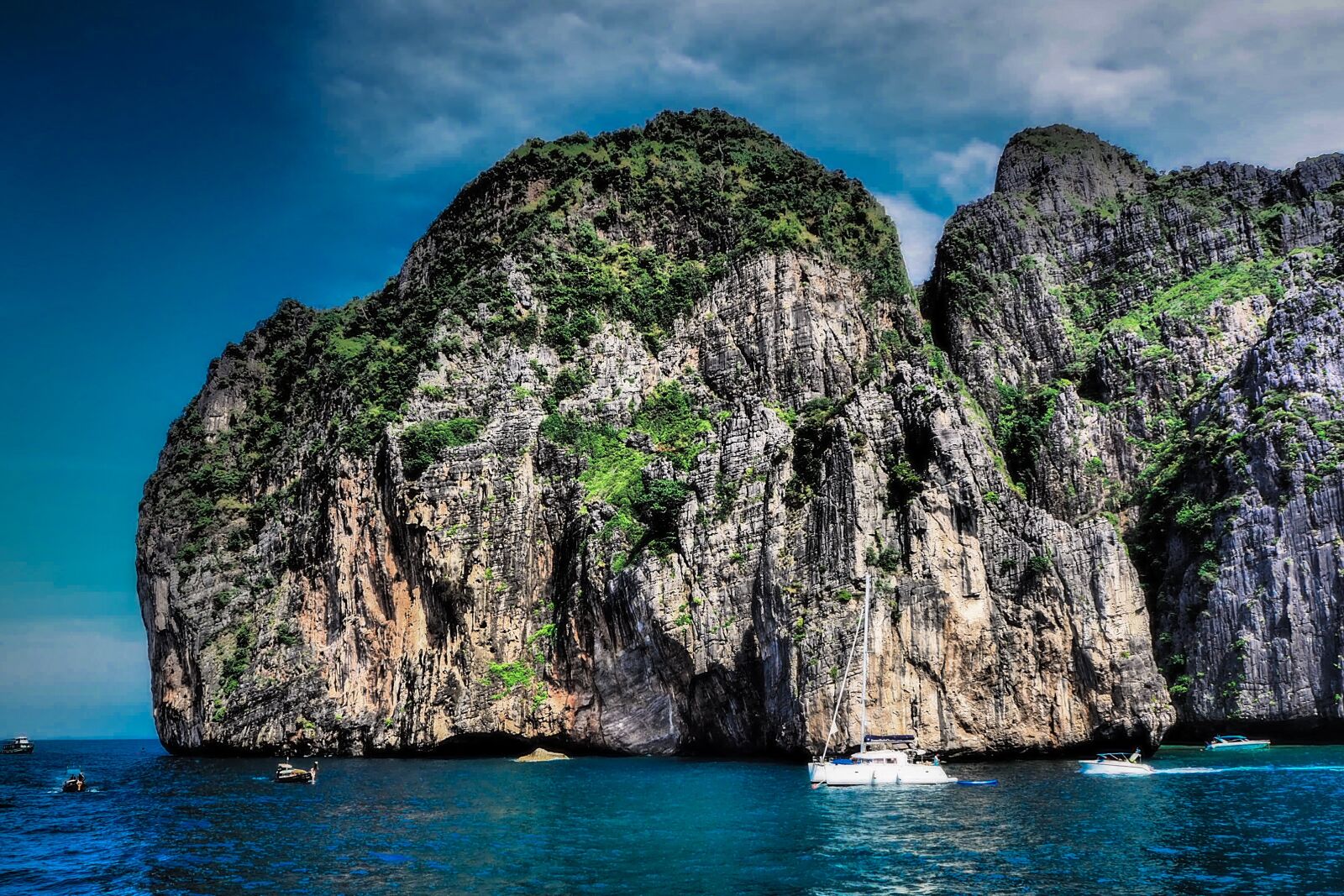 Olympus OM-D E-M10 II sample photo. Phi phi, island, thailand photography