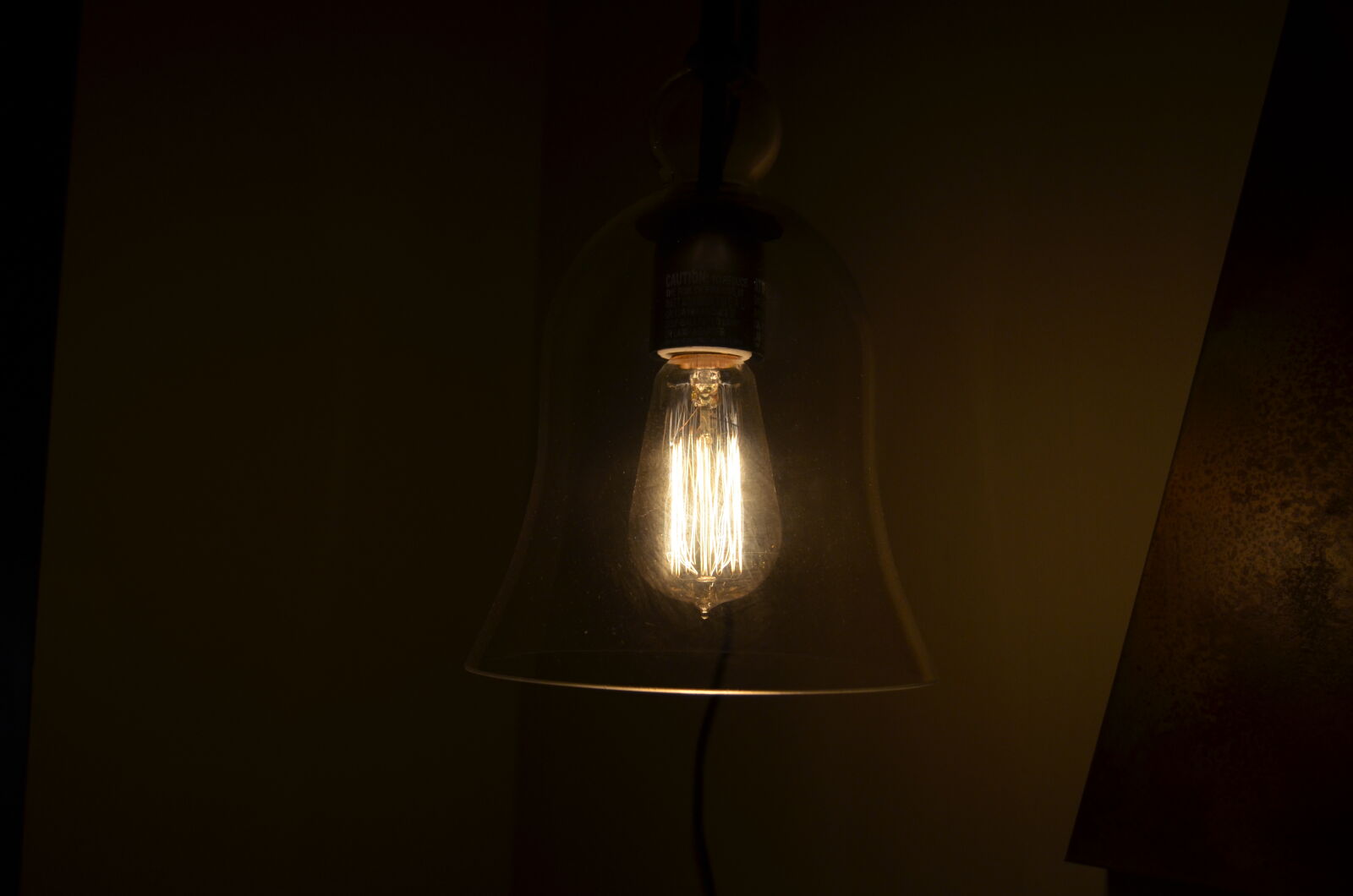 Nikon D5100 + Nikon AF-S DX Nikkor 18-55mm F3.5-5.6G II sample photo. Lightbulb, lightbulbs photography