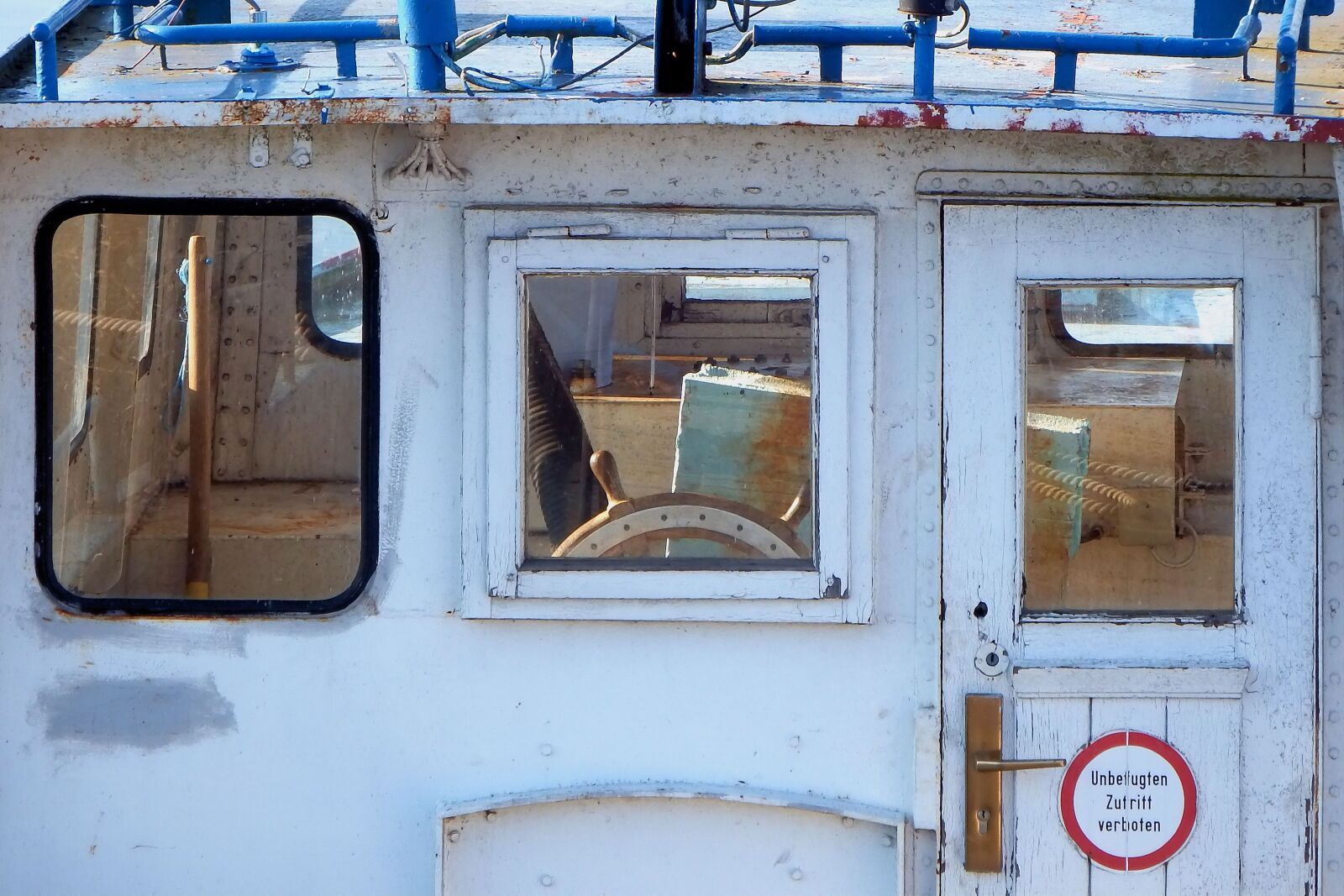Fujifilm FinePix SL1000 sample photo. Ship bridge, old, historically photography