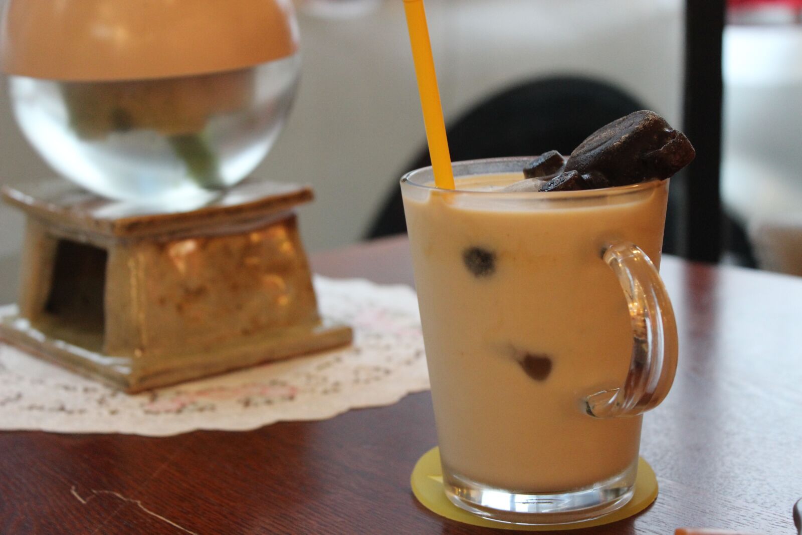 Canon EOS 600D (Rebel EOS T3i / EOS Kiss X5) sample photo. La 뗴, coffee, cafe photography