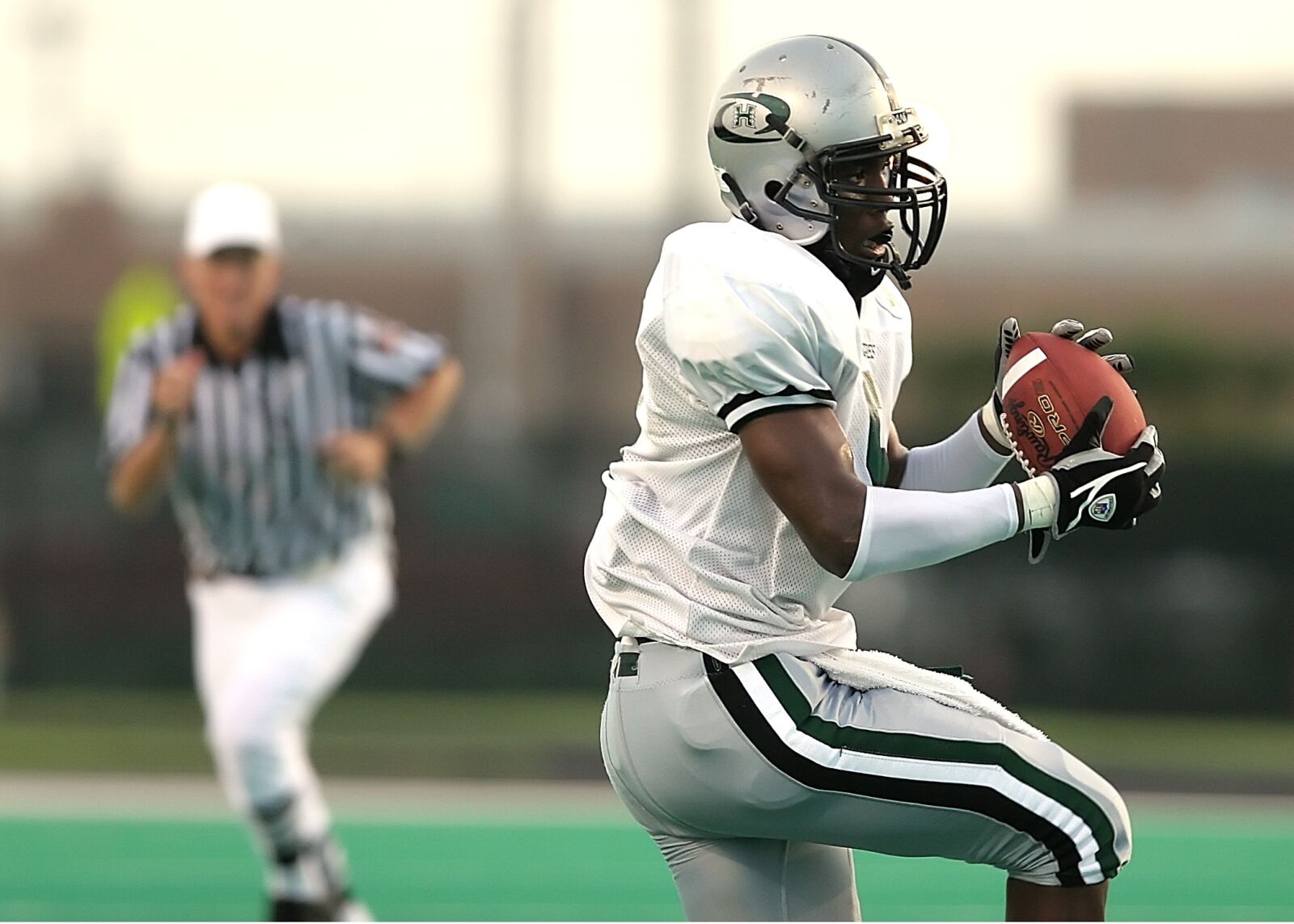 Canon EOS 20D sample photo. Football, american football, sport photography