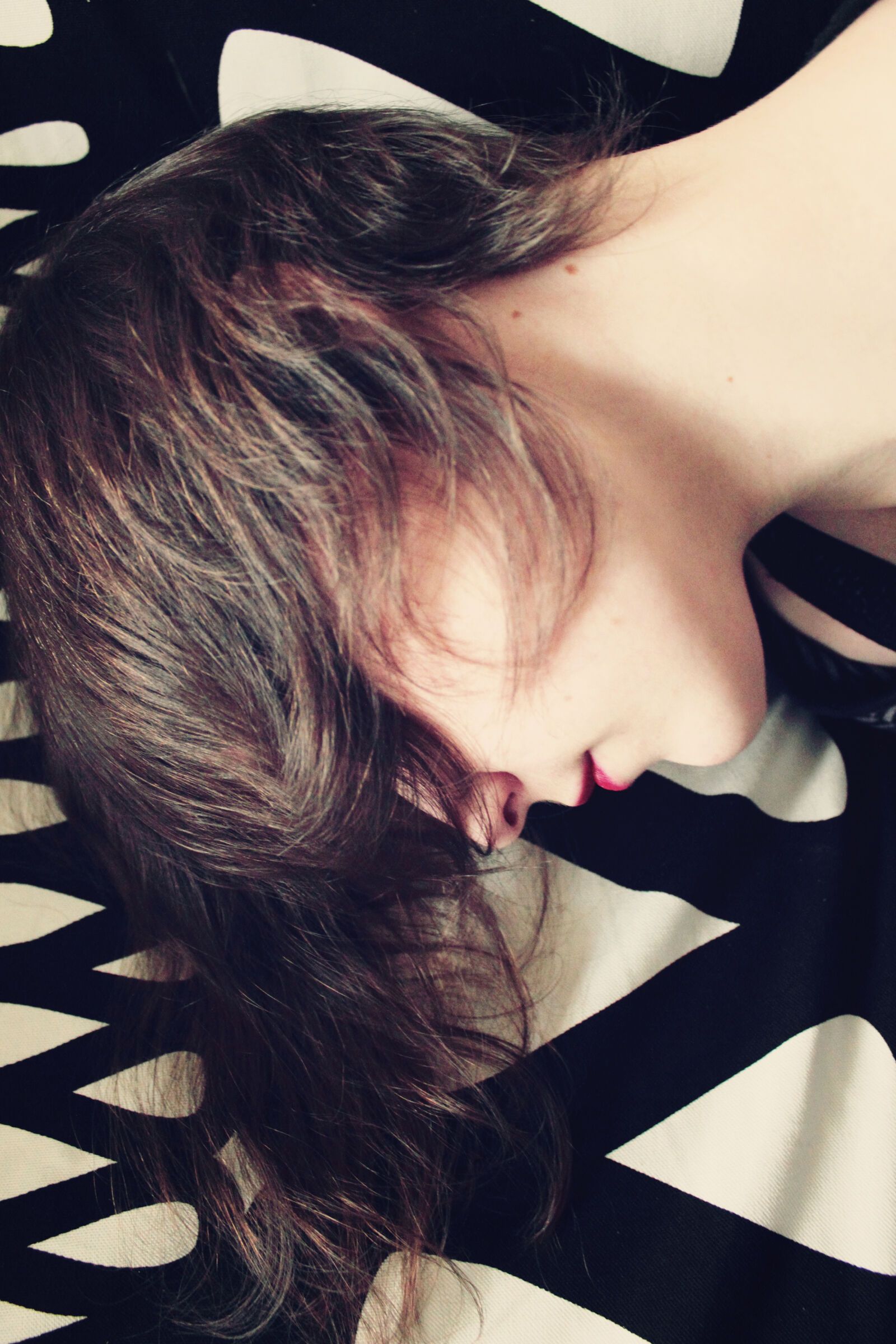 Canon EF-S 18-55mm F3.5-5.6 IS sample photo. Hair, lipstick, portrait, relaxing photography
