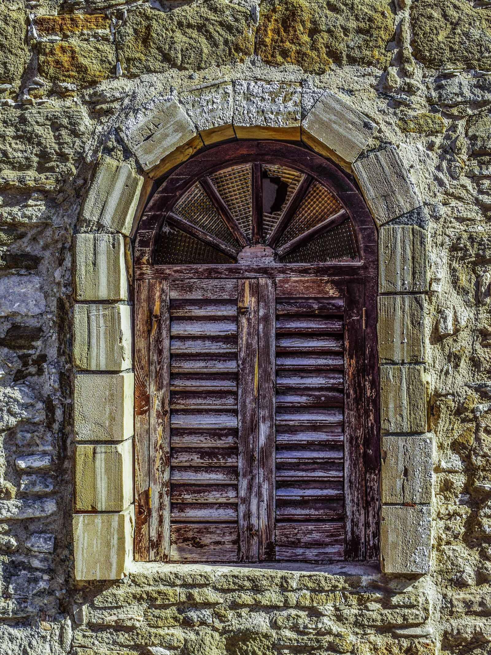 Nikon D3300 sample photo. Window, aged, weathered photography