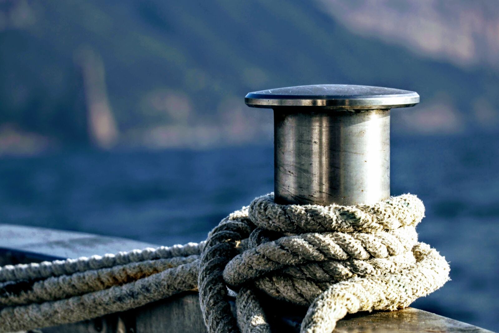 Canon EOS 80D sample photo. Sea, rope, boat photography