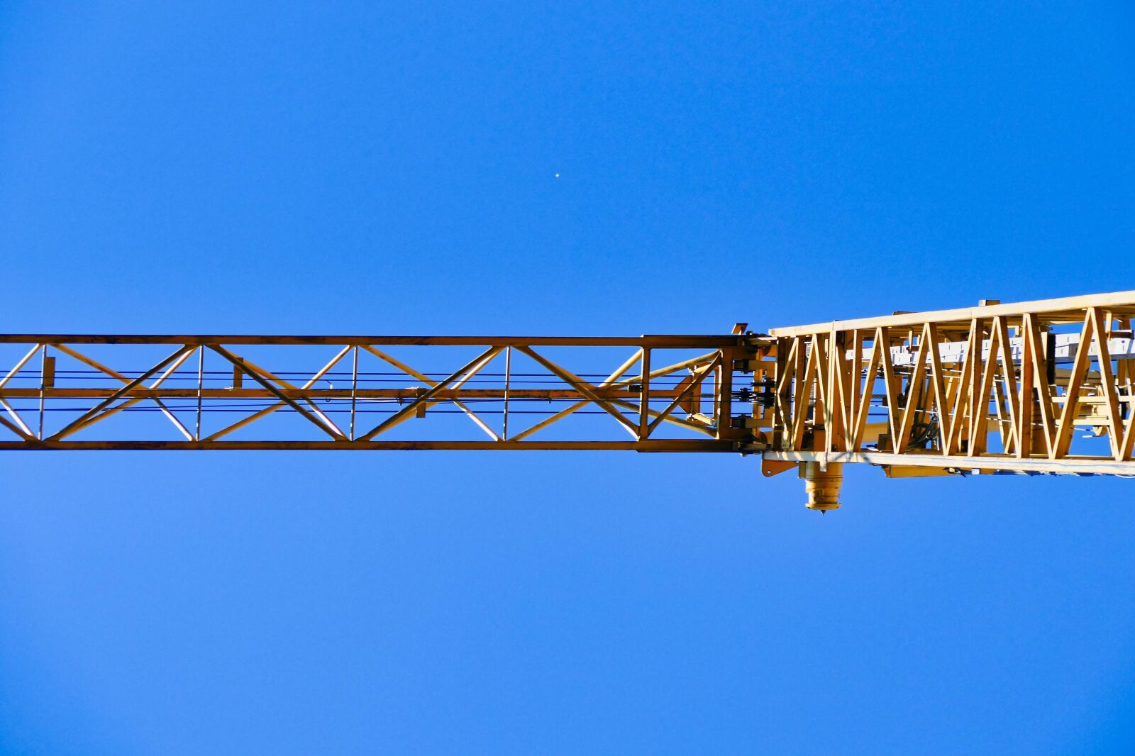Panasonic Lumix DMC-FZ1000 sample photo. Baukran, crane, sky photography