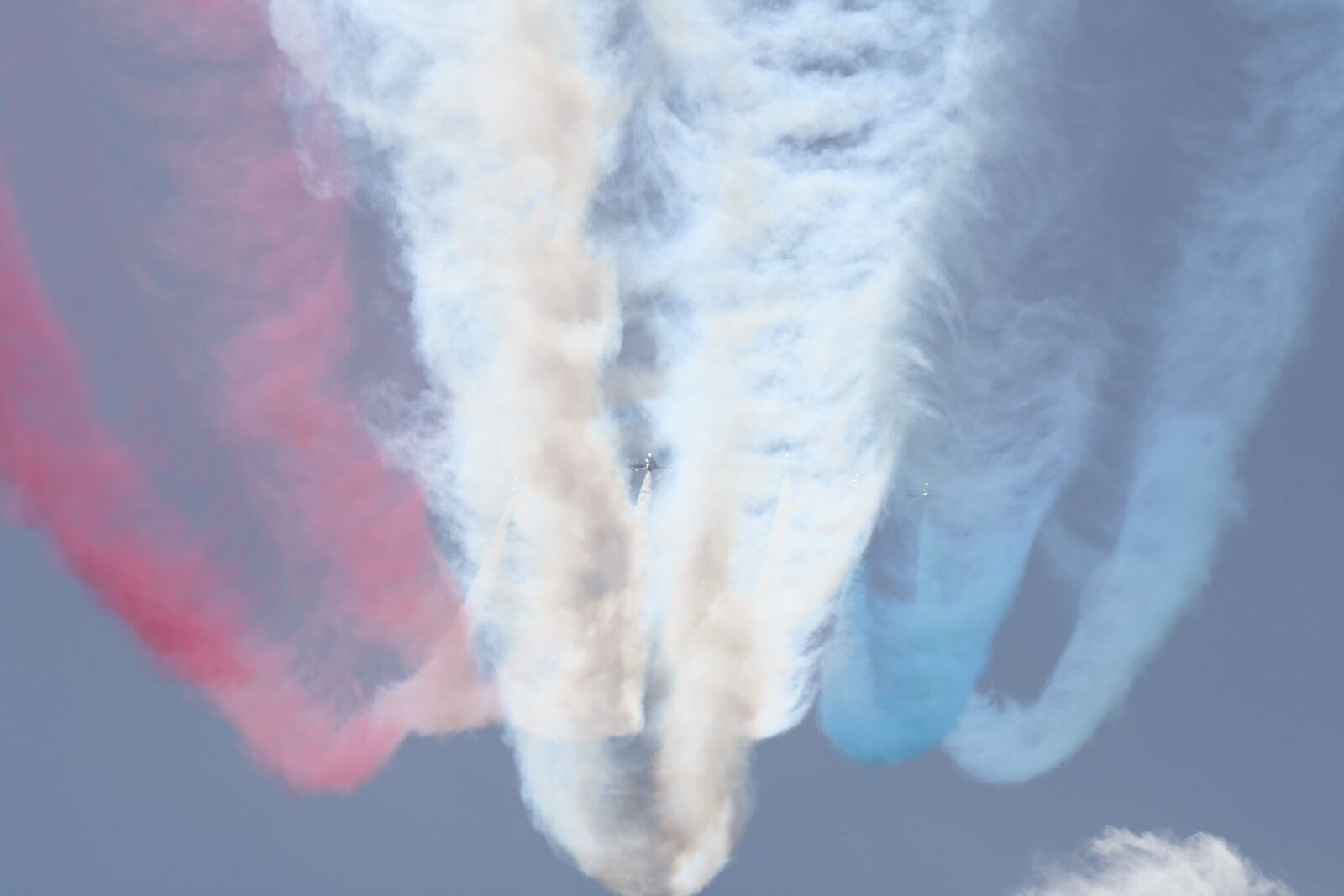 Canon EOS 1000D (EOS Digital Rebel XS / EOS Kiss F) sample photo. Red arrows, red, arrows photography