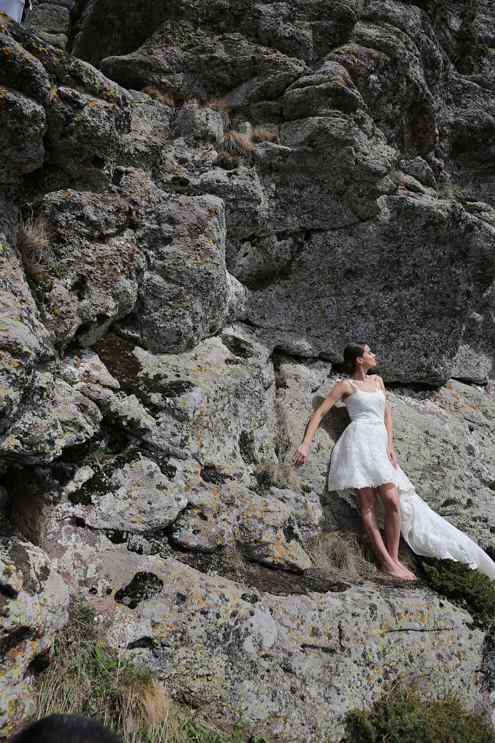 Canon EF 24-105mm F4L IS USM sample photo. Mountainside, young woman, gorgeous photography