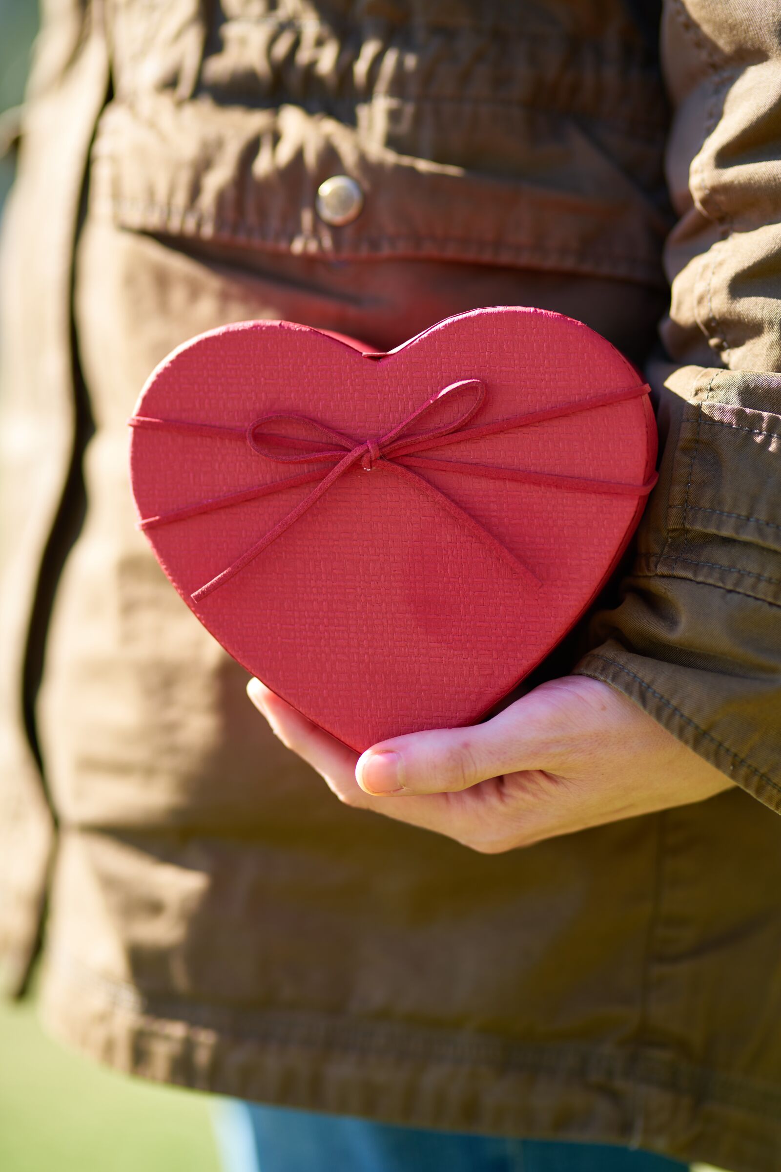 Sigma 85mm F1.4 DG HSM Art sample photo. Valentine's day, love, celebration photography